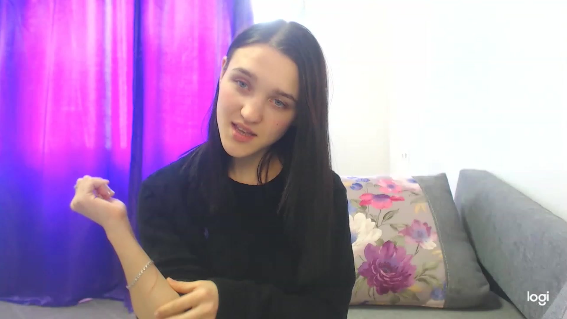 Gallery image thumbnail from Boniiii's myfreecams stream on, 03/31/2023, 10:35 image 3 of 20