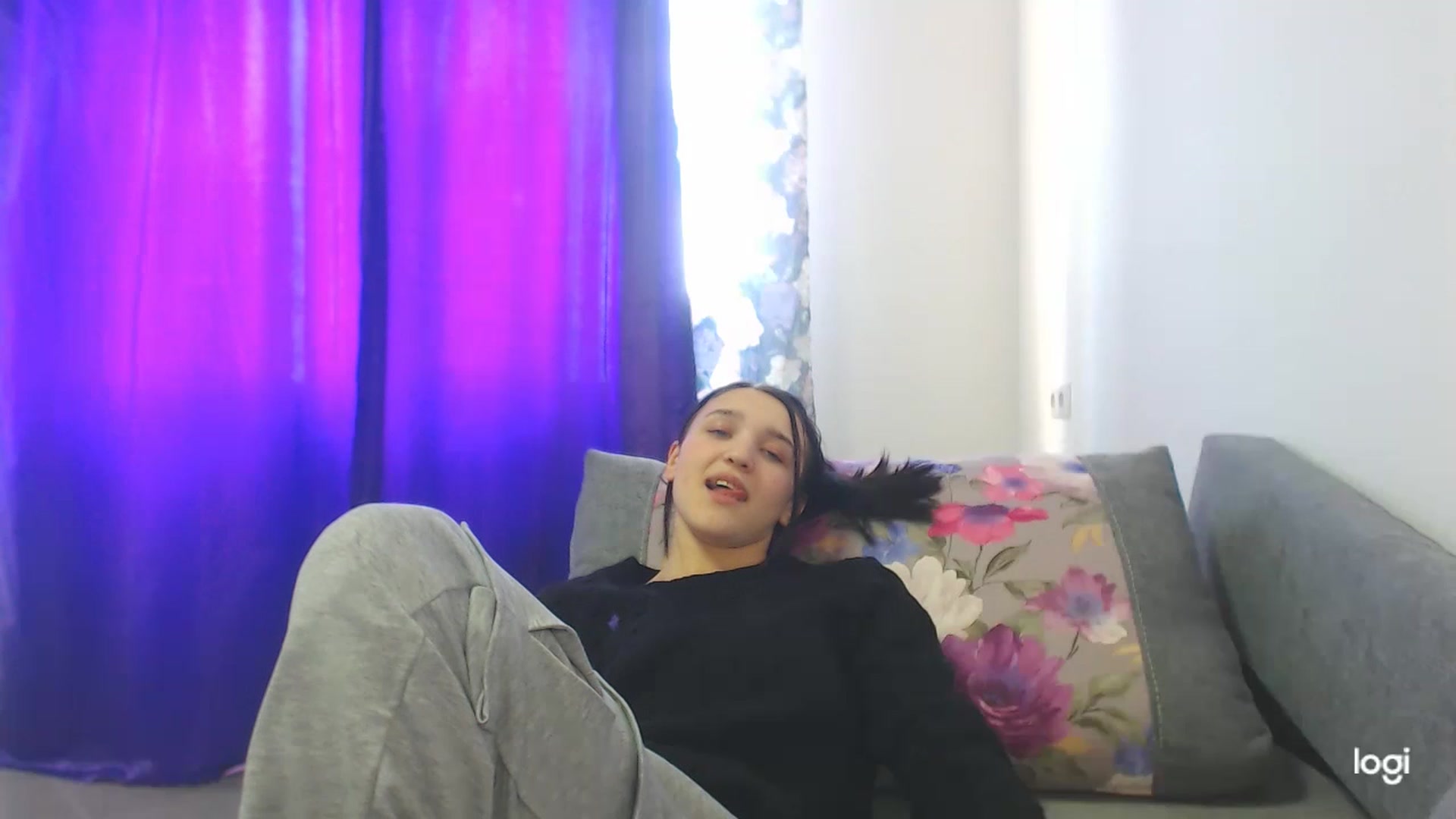 Gallery image thumbnail from Boniiii's myfreecams stream on, 03/31/2023, 11:16 image 20 of 20