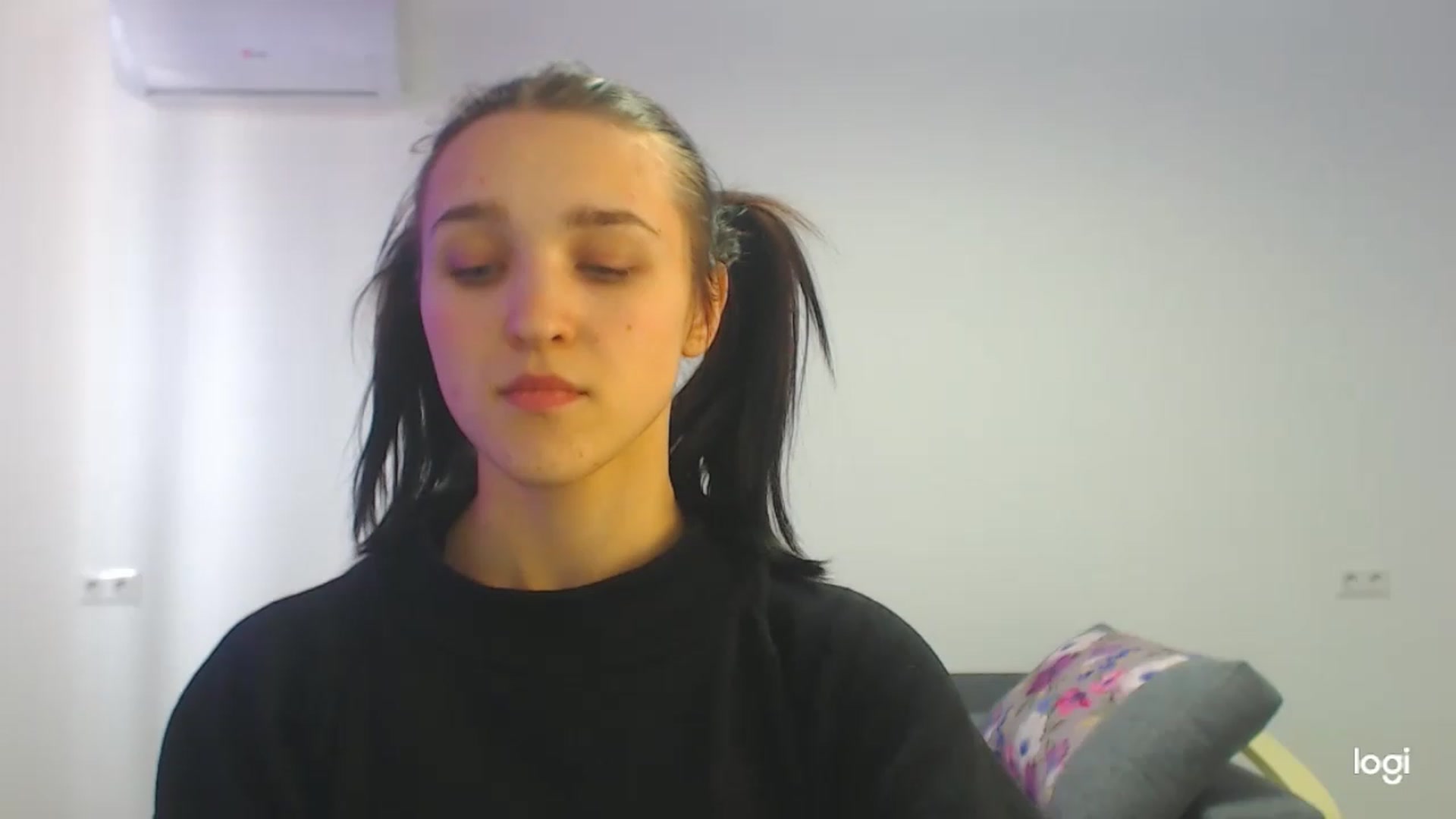 Gallery image thumbnail from Boniiii's myfreecams stream on, 04/03/2023, 09:07 image 12 of 20