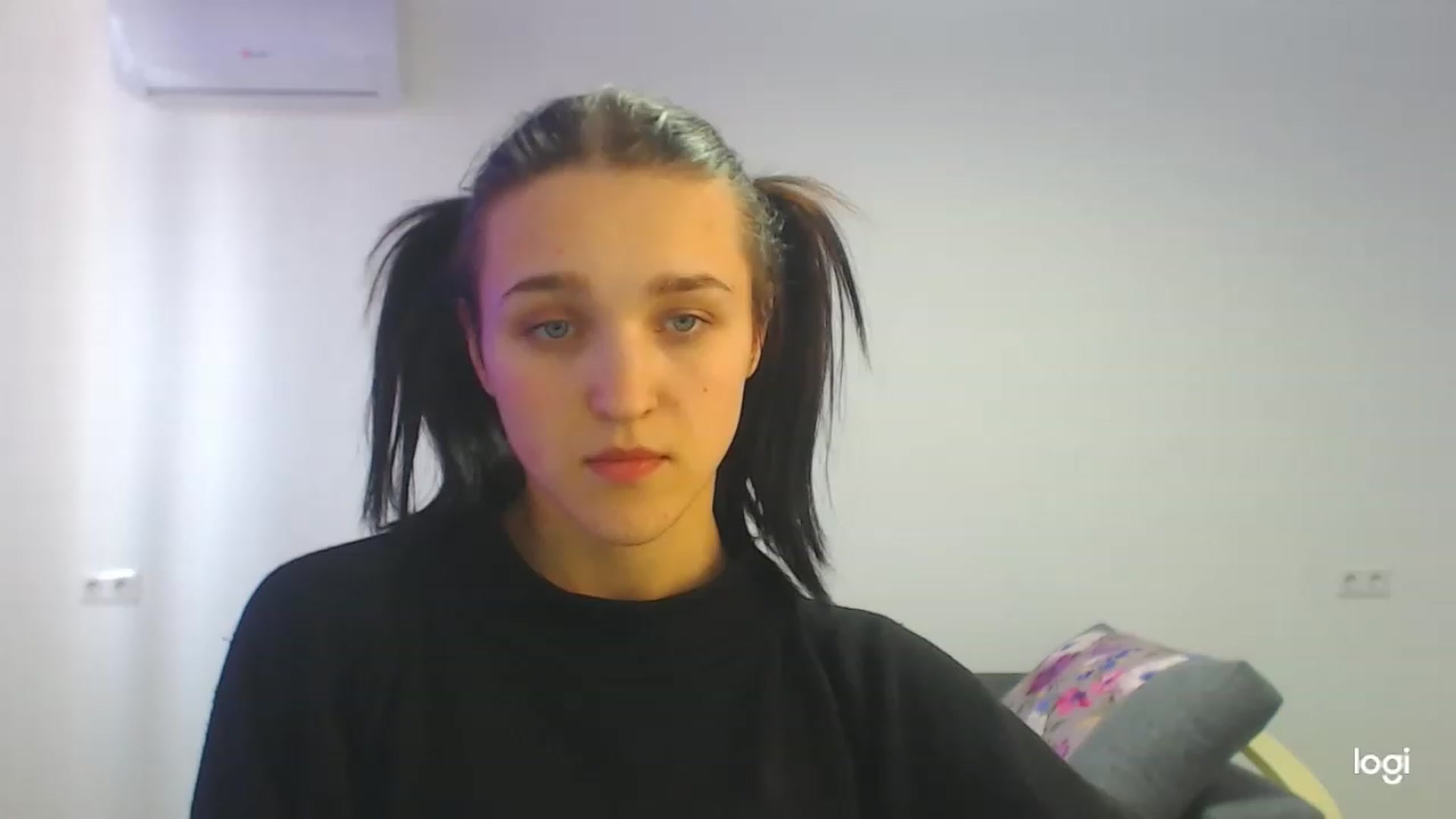 Gallery image thumbnail from Boniiii's myfreecams stream on, 04/03/2023, 09:07 image 14 of 20