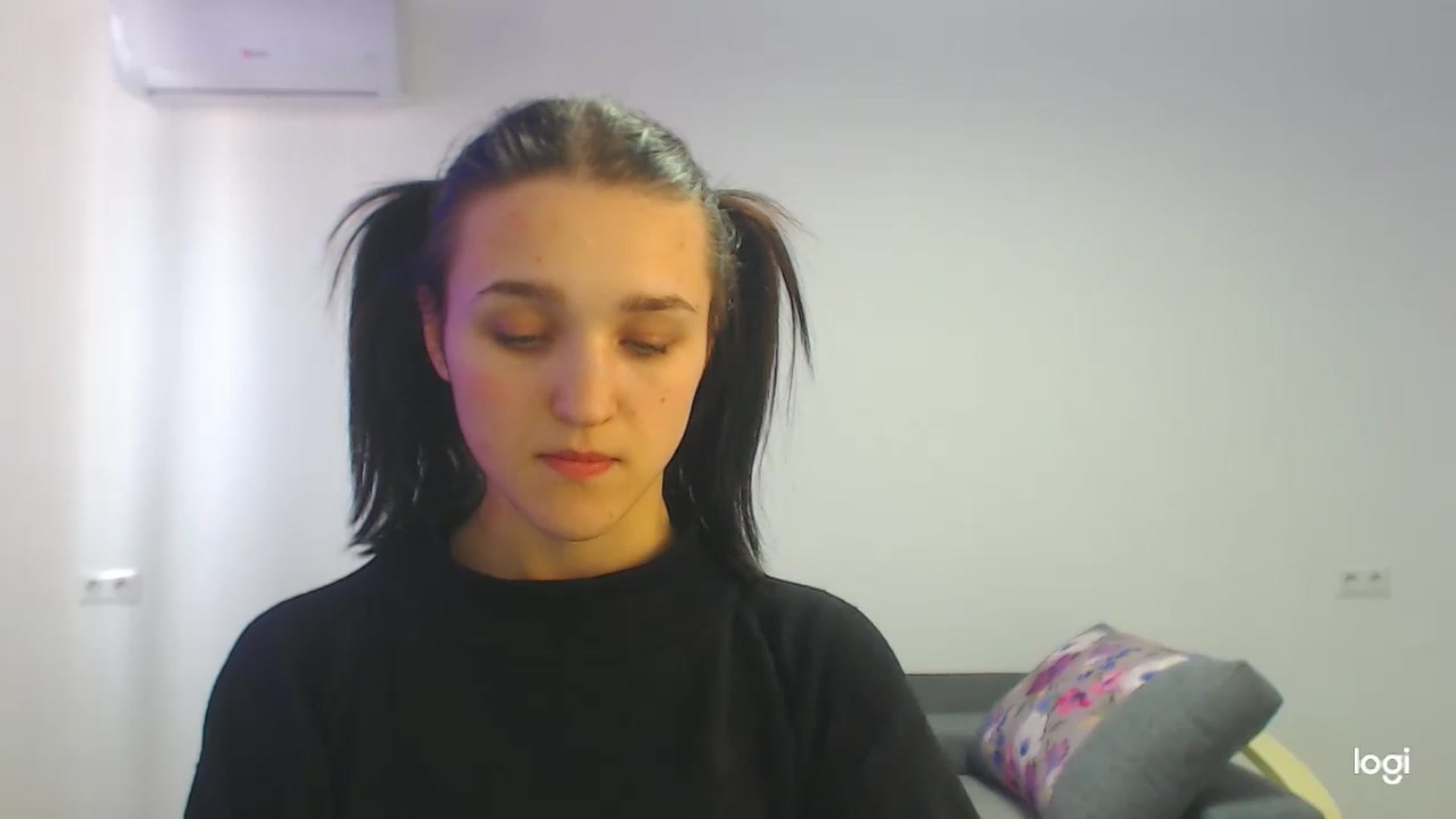 Gallery image thumbnail from Boniiii's myfreecams stream on, 04/03/2023, 09:07 image 13 of 20