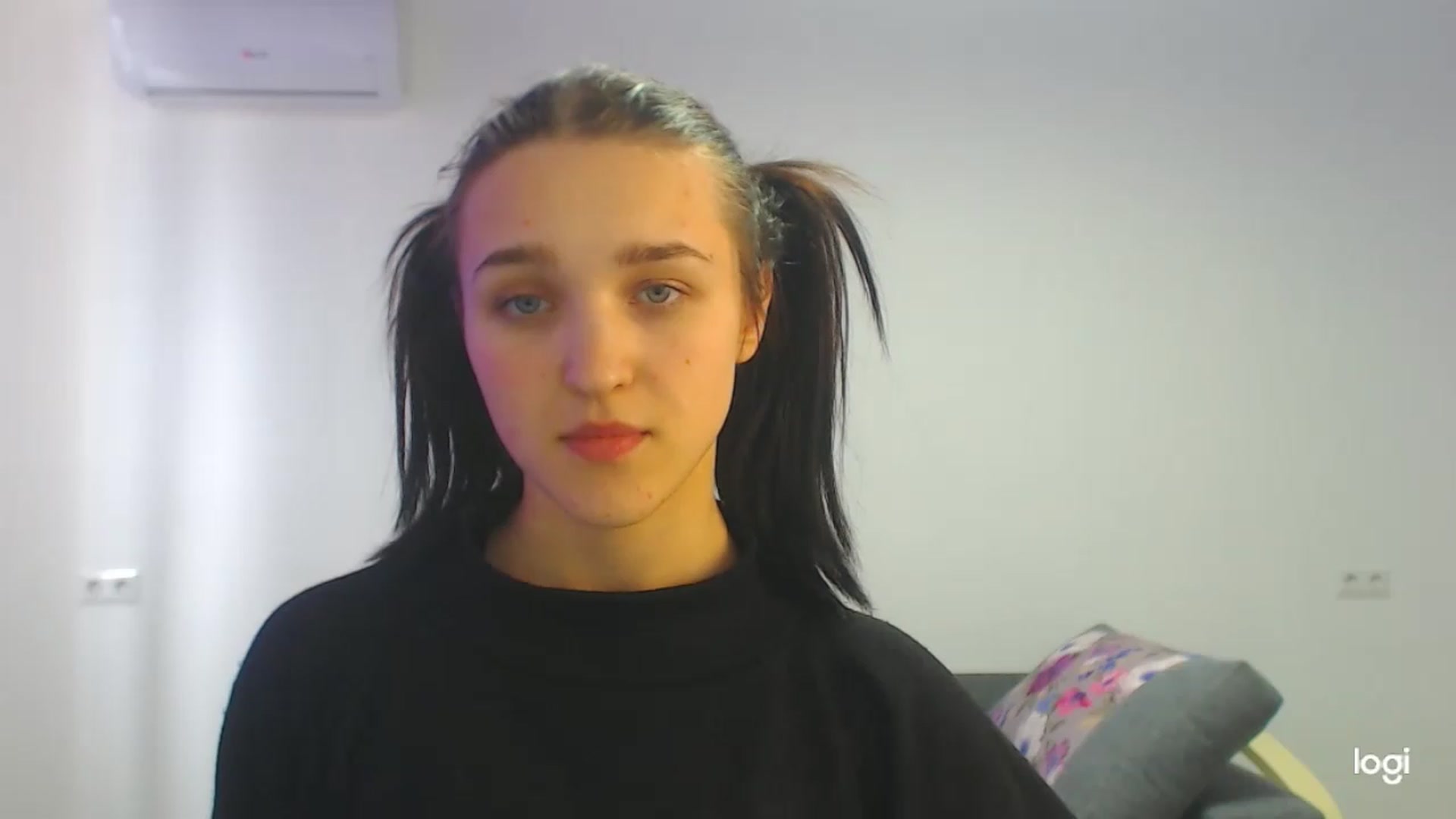 Gallery image thumbnail from Boniiii's myfreecams stream on, 04/03/2023, 09:07 image 10 of 20