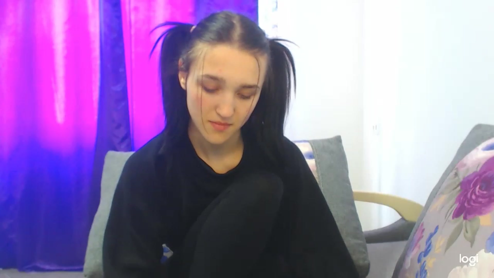 Gallery image thumbnail from Boniiii's myfreecams stream on, 04/03/2023, 10:45 image 7 of 20