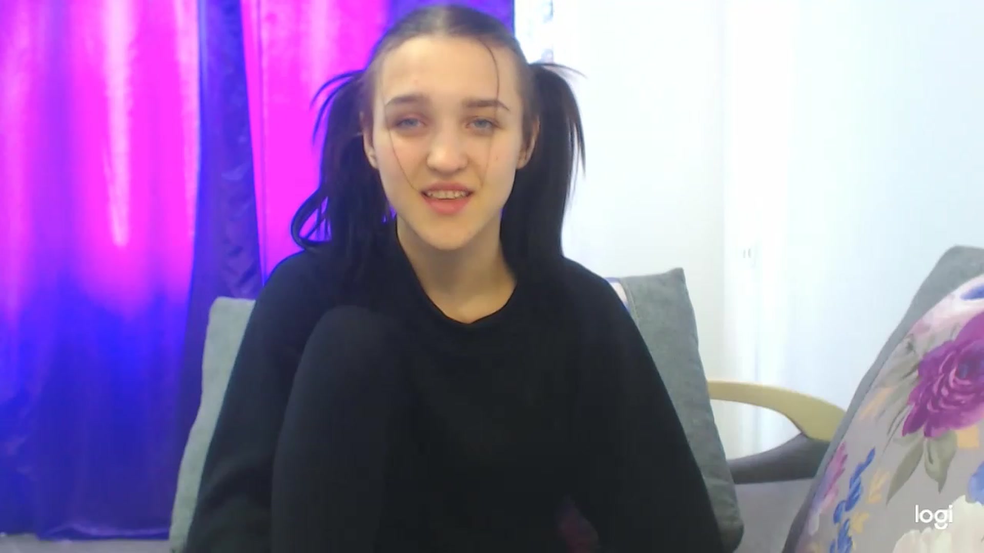 Gallery image thumbnail from Boniiii's myfreecams stream on, 04/03/2023, 10:45 image 4 of 20