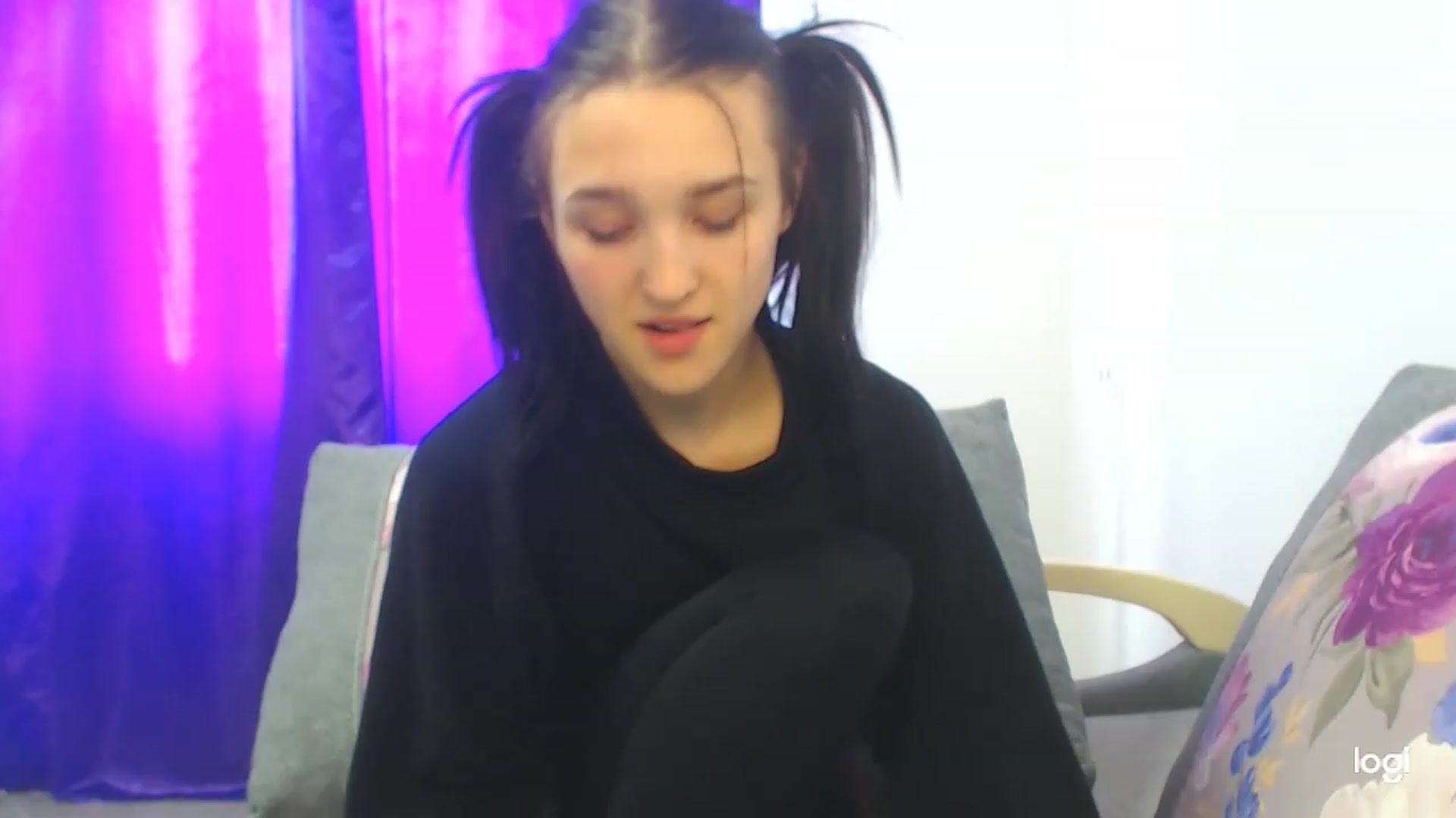 Gallery image thumbnail from Boniiii's myfreecams stream on, 04/03/2023, 10:45 image 6 of 20