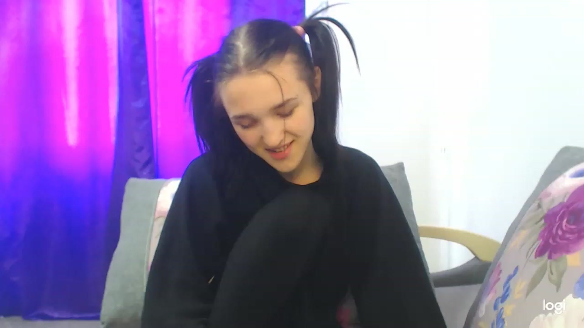 Gallery image thumbnail from Boniiii's myfreecams stream on, 04/03/2023, 10:45 image 5 of 20