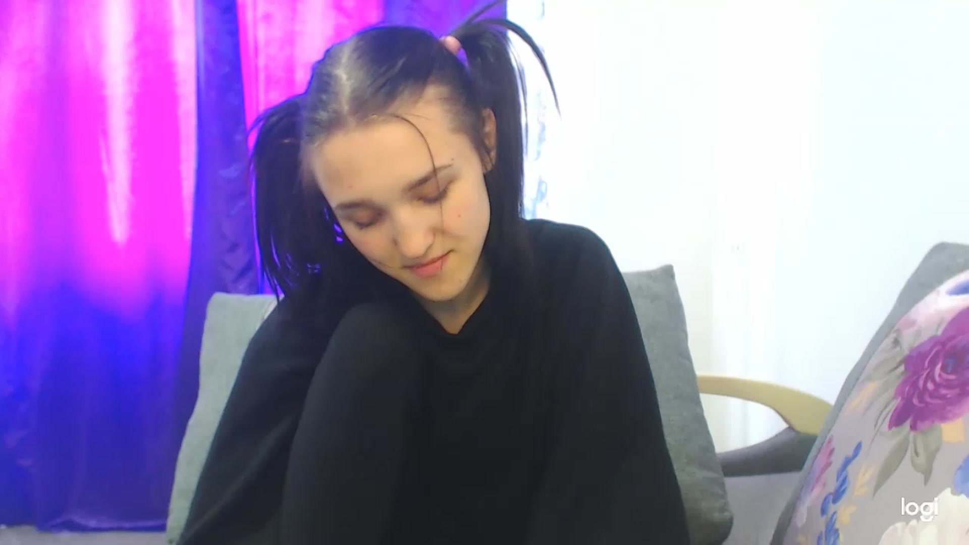 Gallery image thumbnail from Boniiii's myfreecams stream on, 04/03/2023, 10:45 image 3 of 20