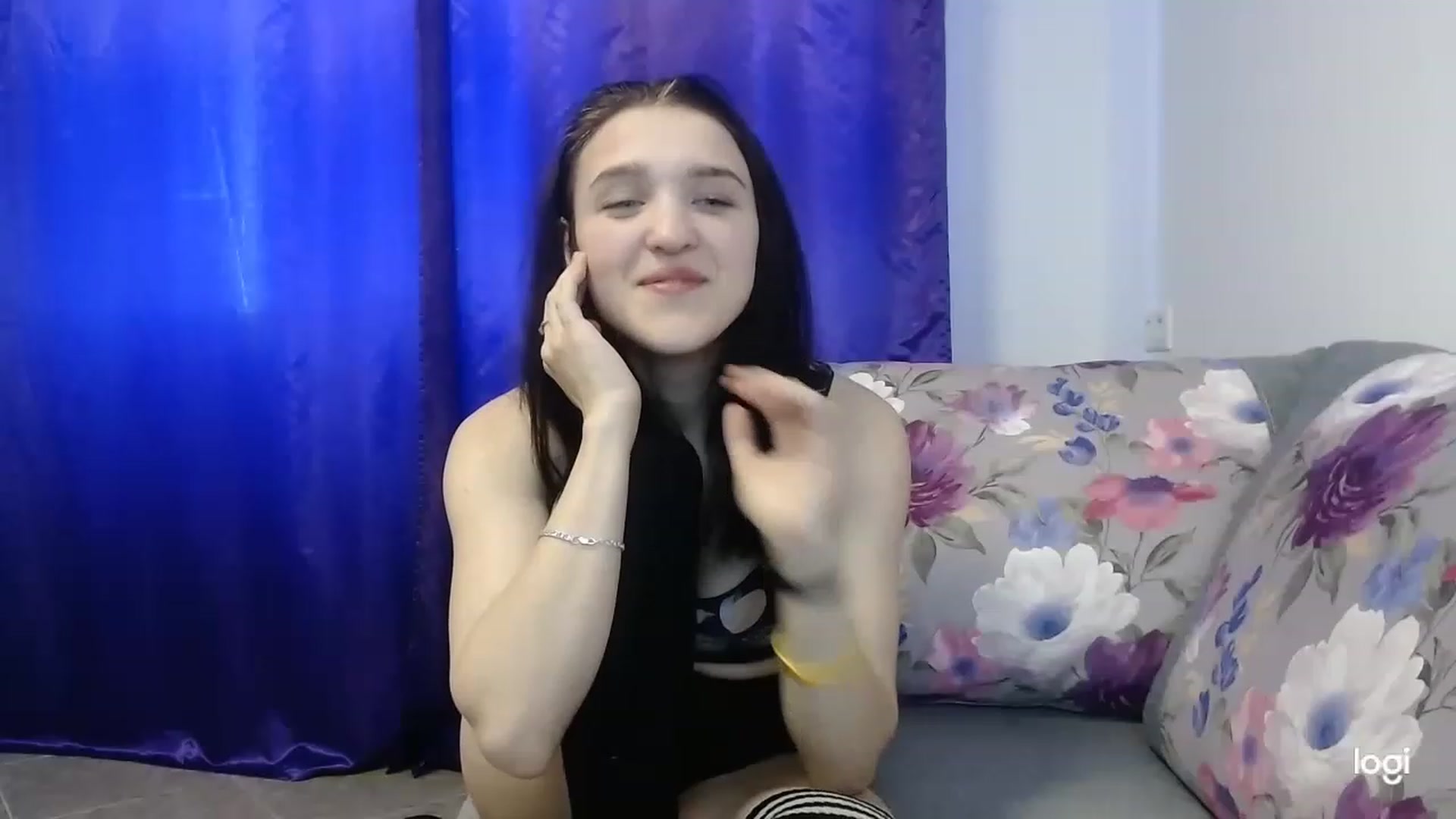 Gallery image thumbnail from Boniiii's myfreecams stream on, 04/06/2023, 15:03 image 11 of 20