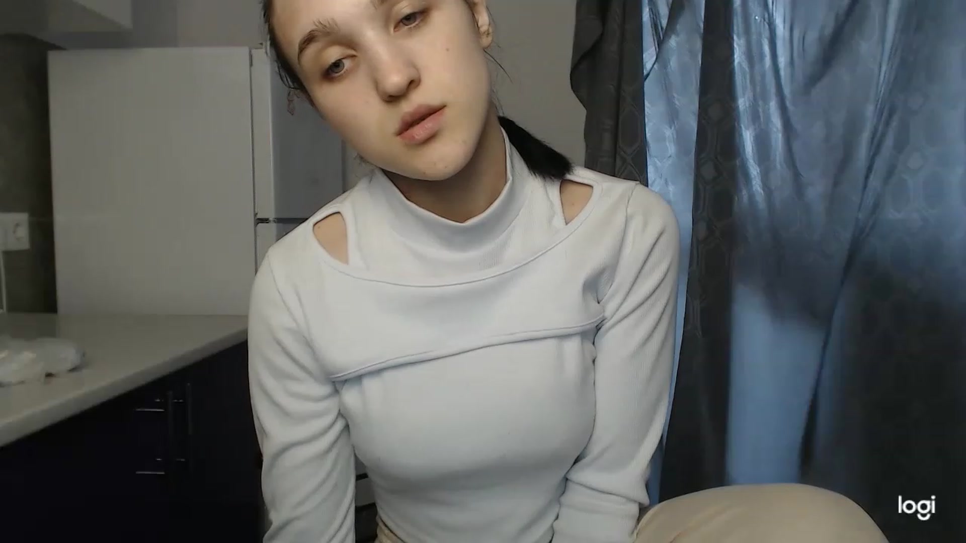 Gallery image thumbnail from Boniiii's myfreecams stream on, 04/19/2023, 09:00 image 16 of 20