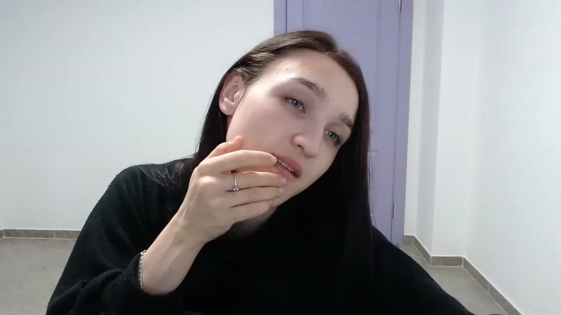 Gallery image thumbnail from Boniiii's myfreecams stream on, 04/24/2023, 17:20 image 1 of 20