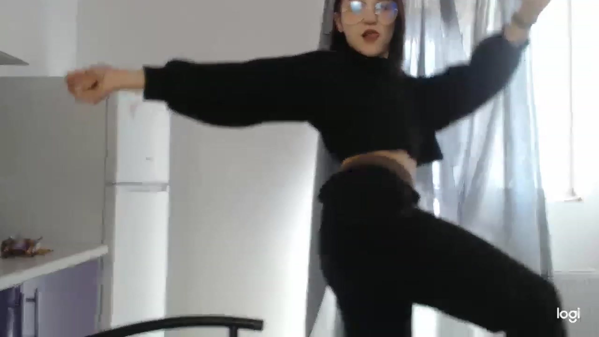 Gallery image thumbnail from Boniiii's myfreecams stream on, 05/02/2023, 14:21 image 14 of 20