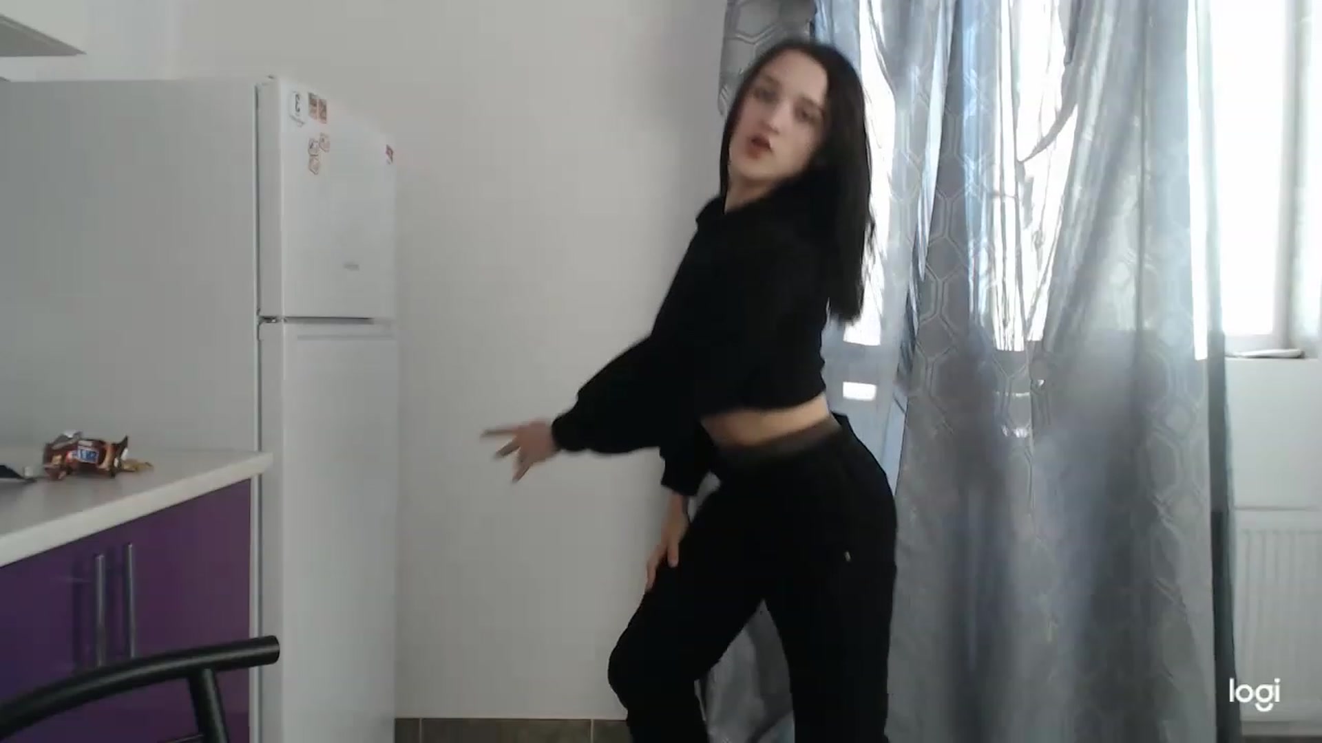 Gallery image thumbnail from Boniiii's myfreecams stream on, 05/02/2023, 16:39 image 17 of 20