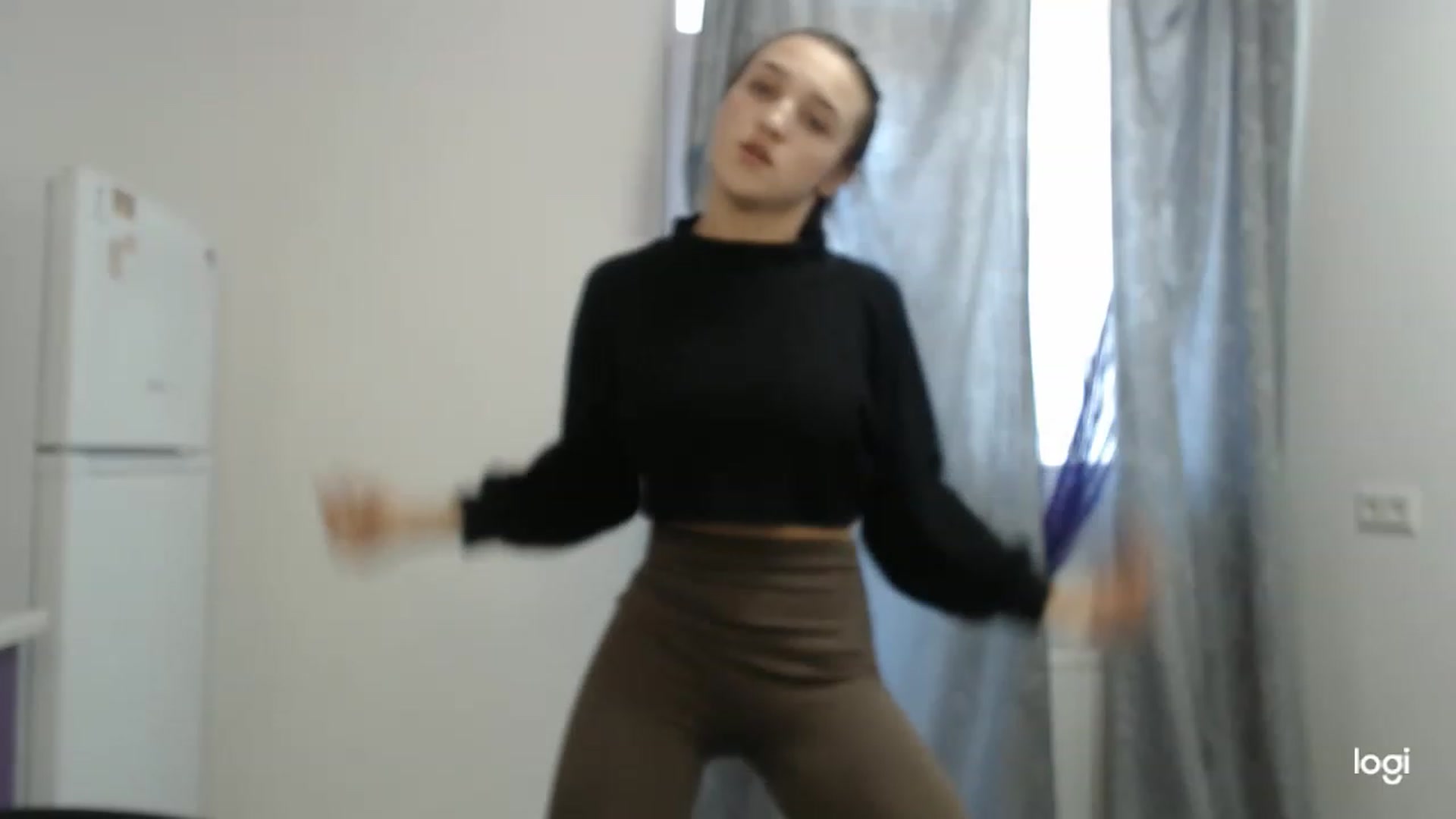 Gallery image thumbnail from Boniiii's myfreecams stream on, 05/03/2023, 10:13 image 10 of 20