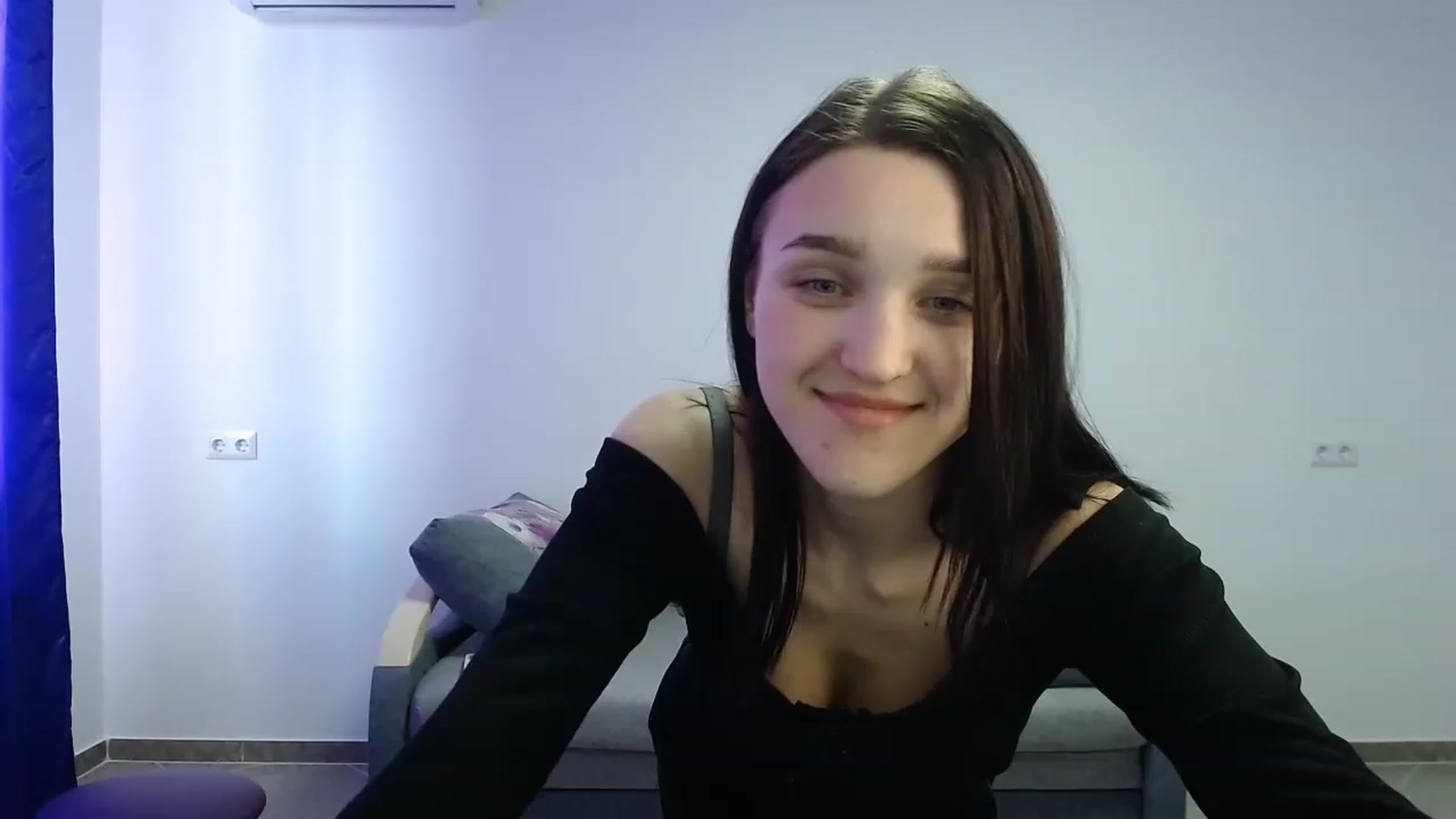 Gallery image thumbnail from Boniiii's myfreecams stream on, 05/07/2023, 15:13 image 19 of 20