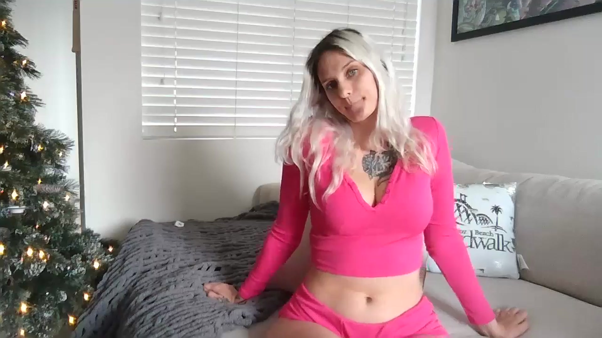 Gallery image thumbnail from BonnieBazz's myfreecams stream on, 12/11/2024, 20:14 image 12 of 20