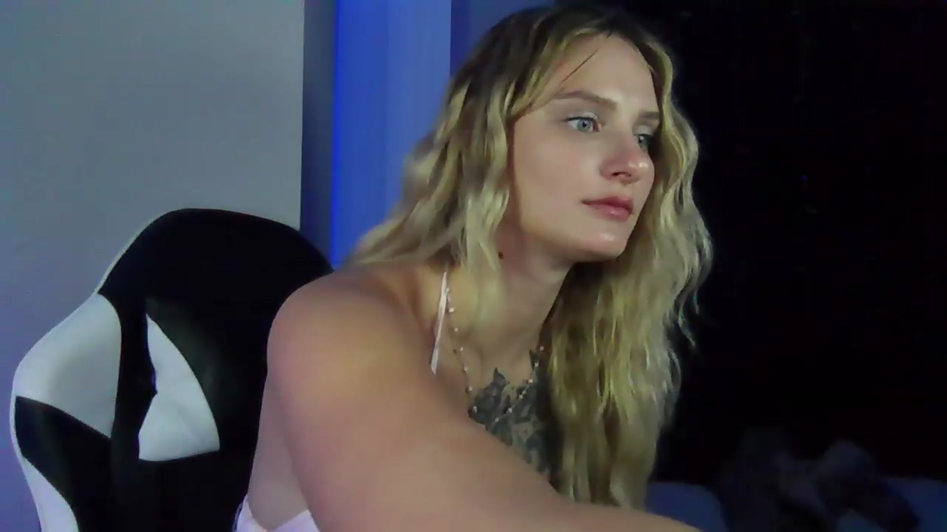 Gallery image thumbnail from BonnieBazz's myfreecams stream on, 06/23/2026, 18:04 image 2 of 20
