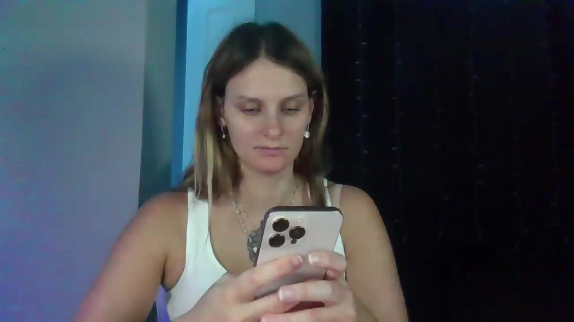 Gallery image thumbnail from BonnieBazz's myfreecams stream on, 08/10/2026, 16:22 image 18 of 20