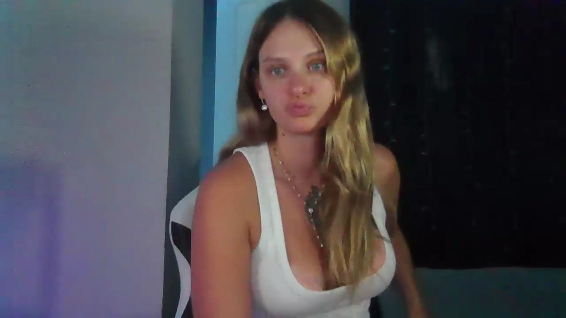 Gallery image thumbnail from BonnieBazz's myfreecams stream on, 08/17/2026, 13:15 image 6 of 20