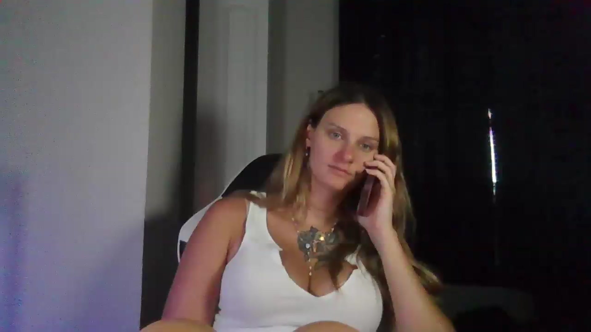 Gallery image thumbnail from BonnieBazz's myfreecams stream on, 08/18/2026, 12:57 image 14 of 20