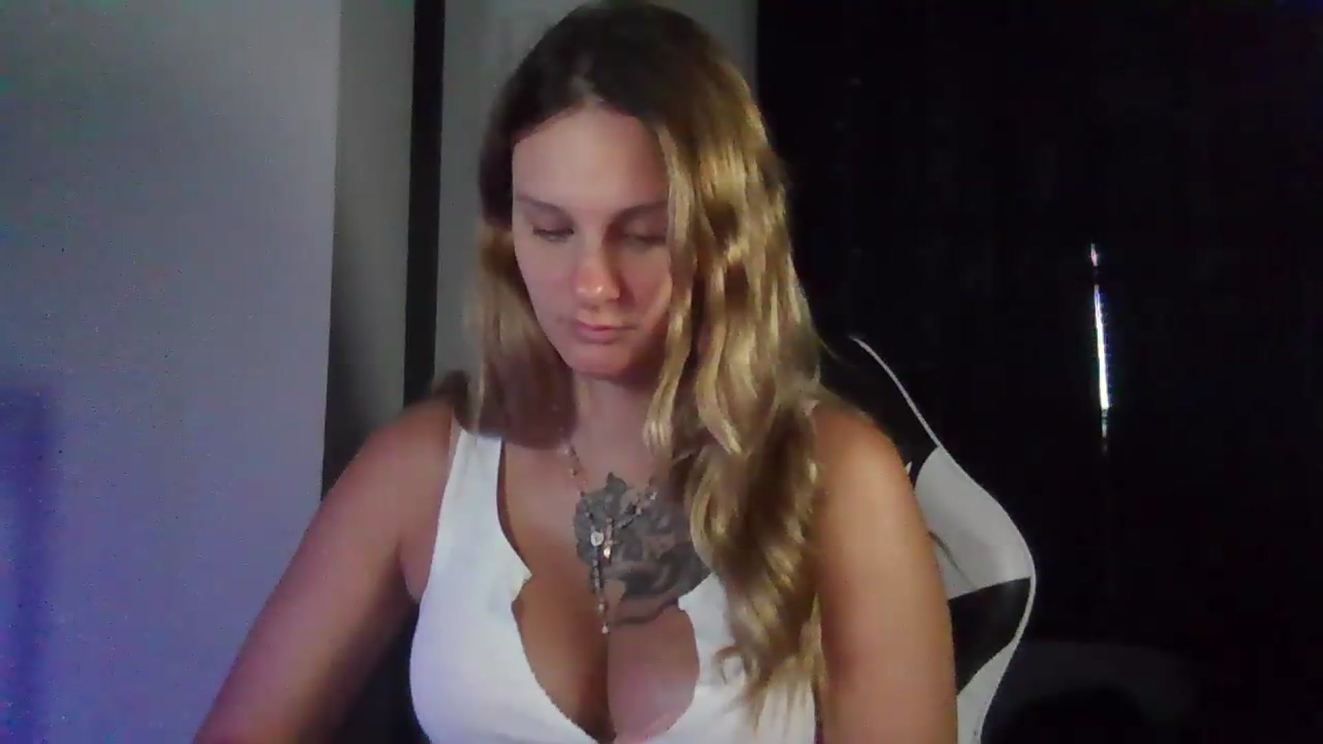 Gallery image thumbnail from BonnieBazz's myfreecams stream on, 08/18/2026, 12:57 image 2 of 20