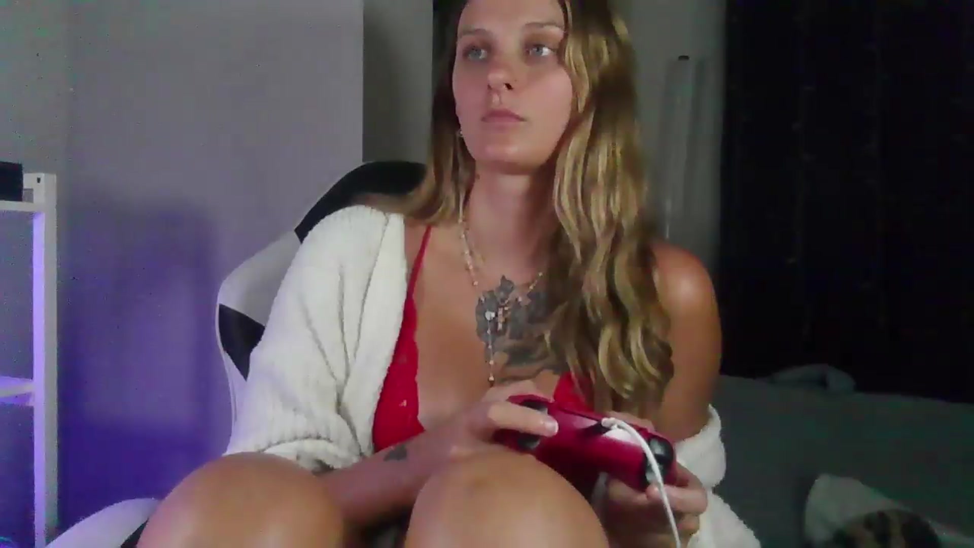 Gallery image thumbnail from BonnieBazz's myfreecams stream on, 08/19/2026, 19:03 image 17 of 20
