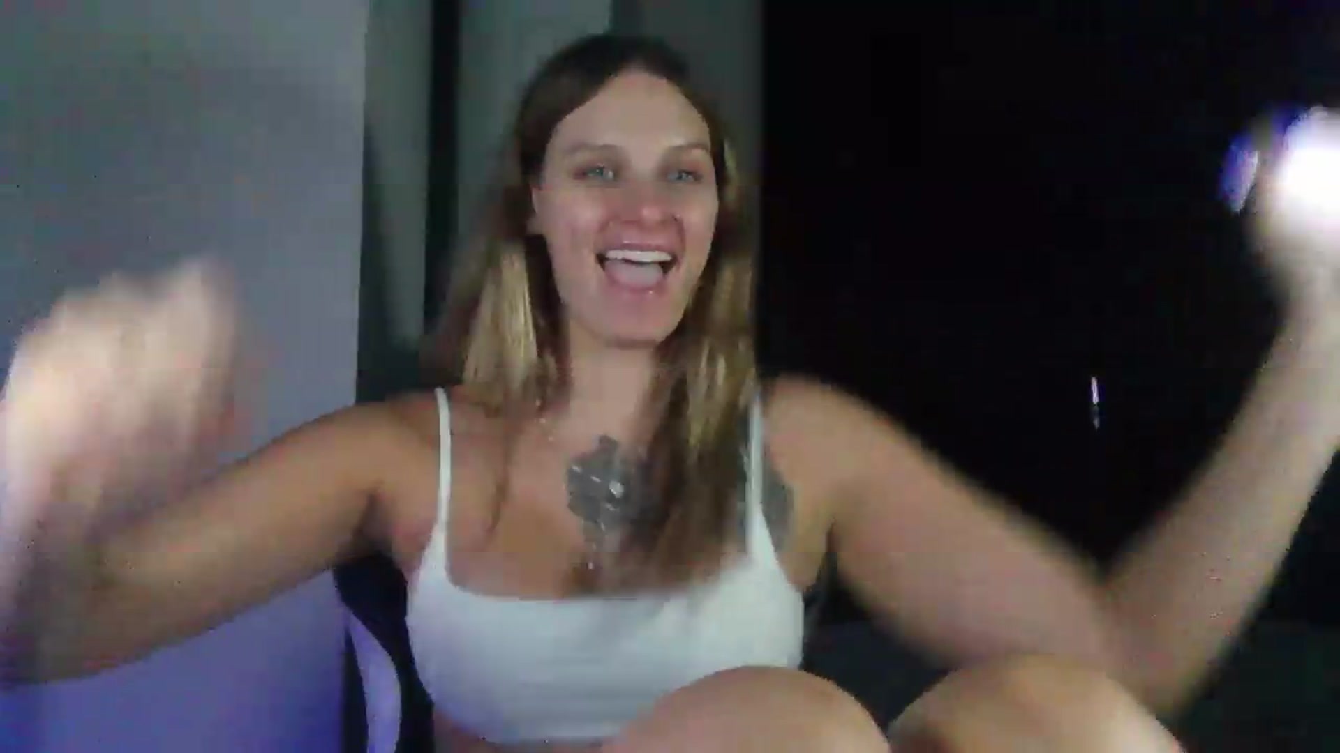 Gallery image thumbnail from BonnieBazz's myfreecams stream on, 08/26/2026, 17:56 image 6 of 20