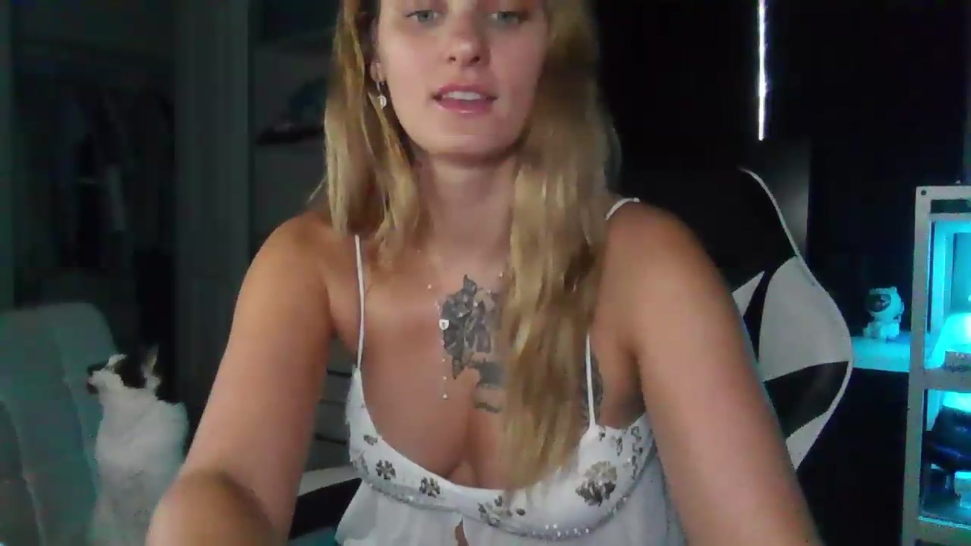 Gallery image thumbnail from BonnieBazz's myfreecams stream on, 09/11/2026, 17:04 image 13 of 20