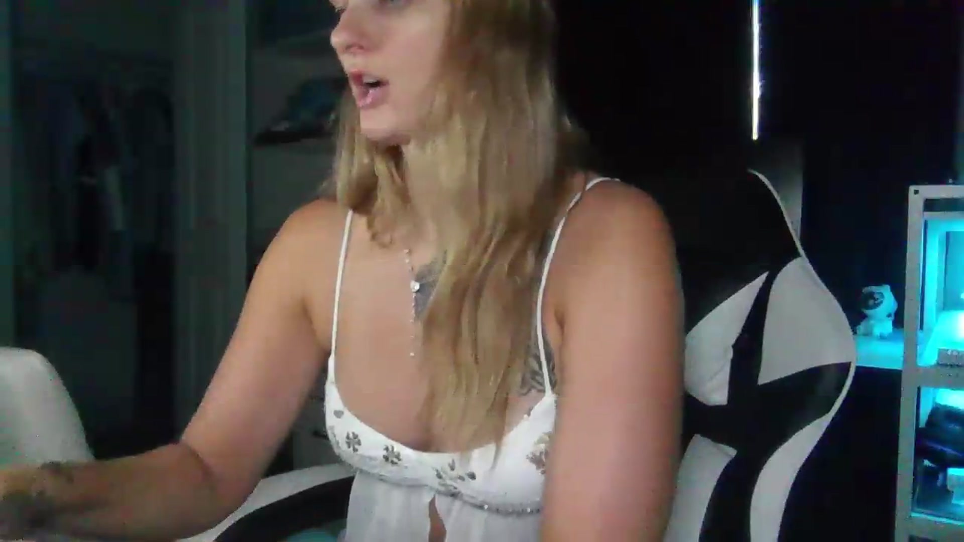 Gallery image thumbnail from BonnieBazz's myfreecams stream on, 09/11/2026, 17:04 image 14 of 20