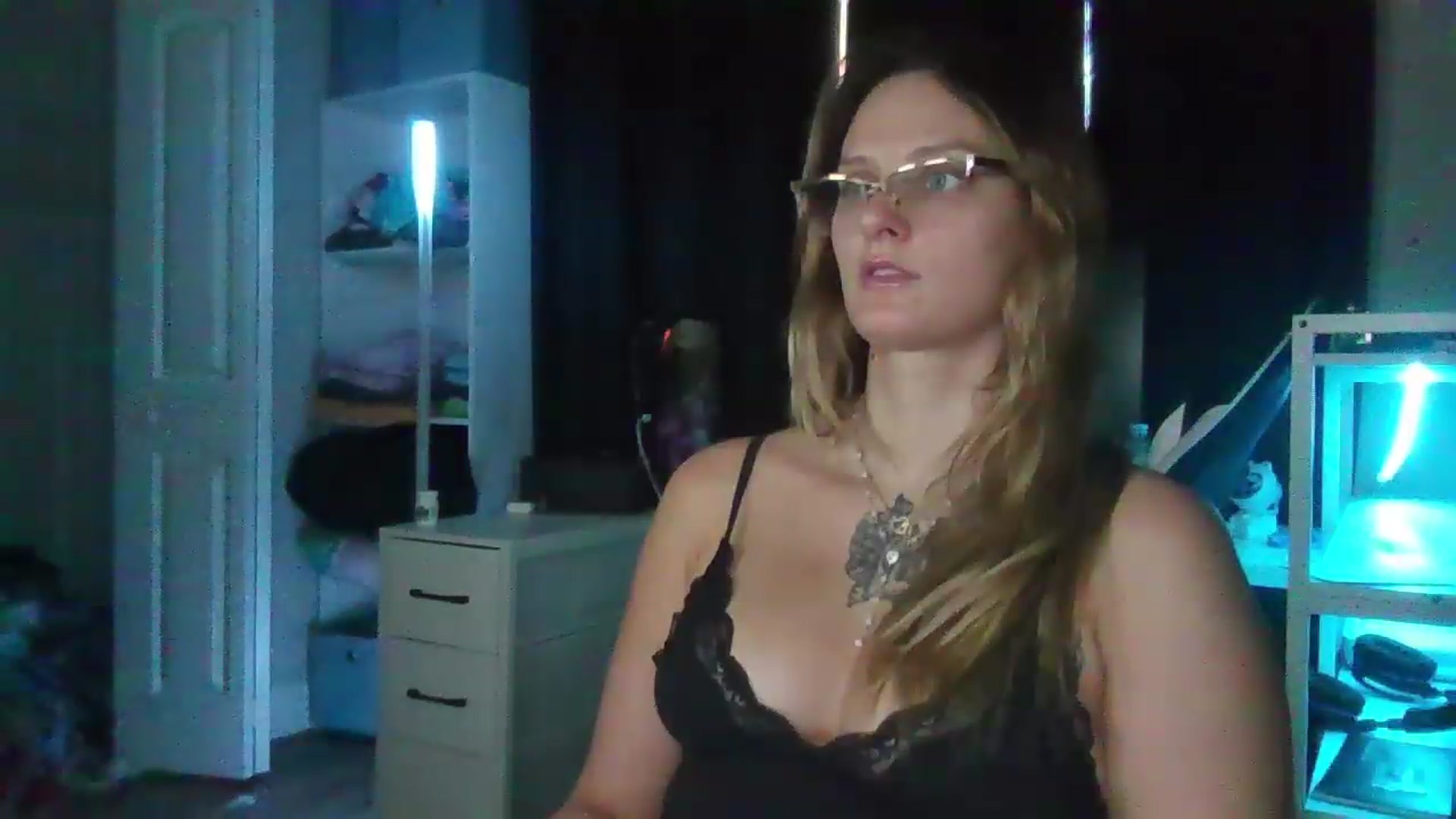 Gallery image thumbnail from BonnieBazz's myfreecams stream on, 09/16/2026, 17:55 image 10 of 20