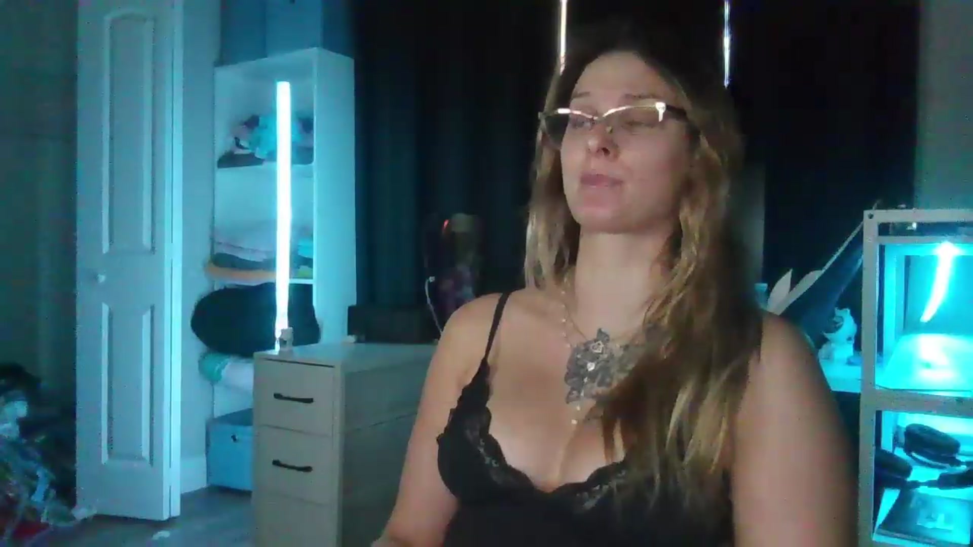 Gallery image thumbnail from BonnieBazz's myfreecams stream on, 09/16/2026, 17:55 image 11 of 20