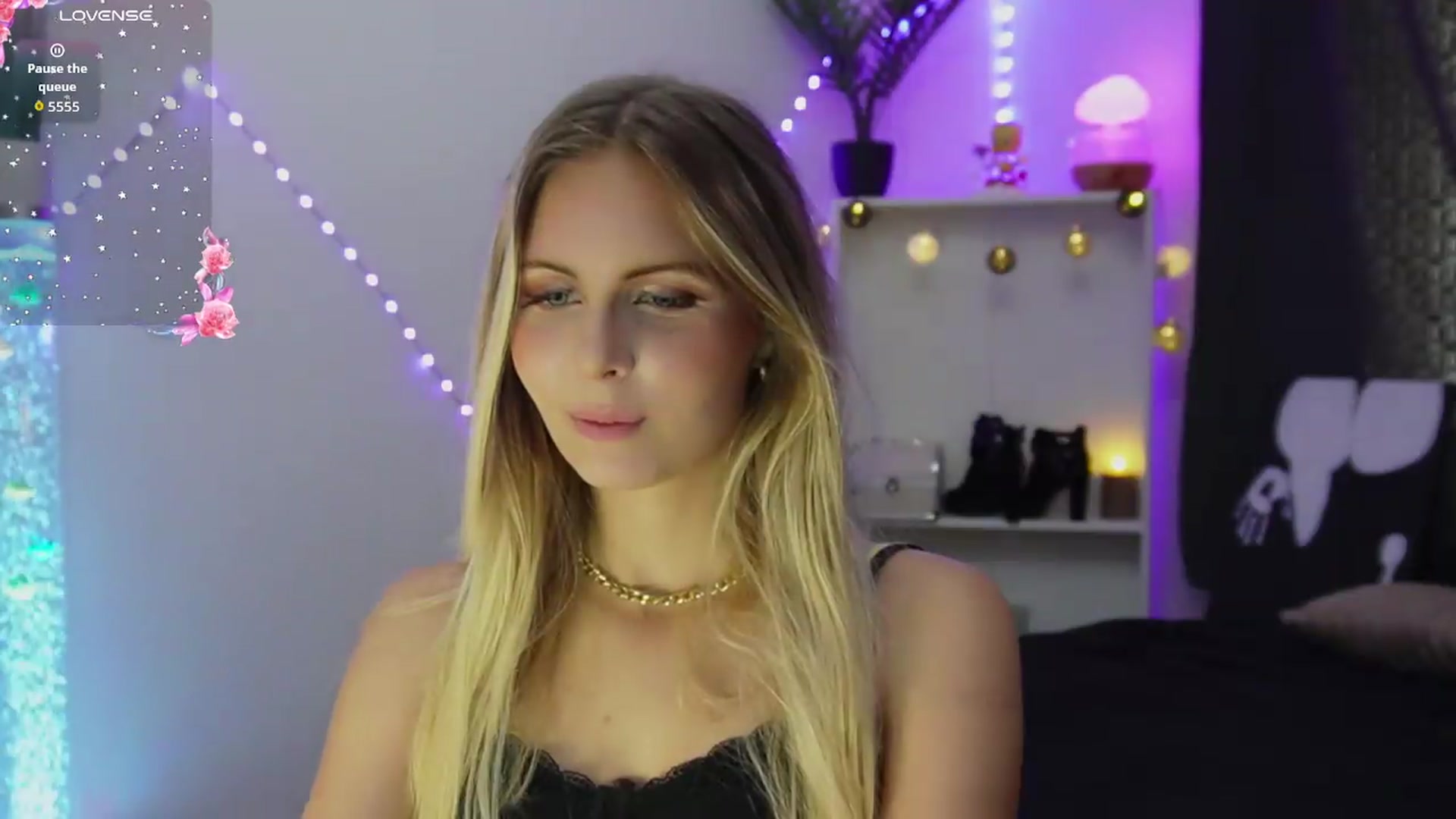 Gallery image thumbnail from BonnieBluX's myfreecams stream on, 09/04/2026, 14:57 image 6 of 20