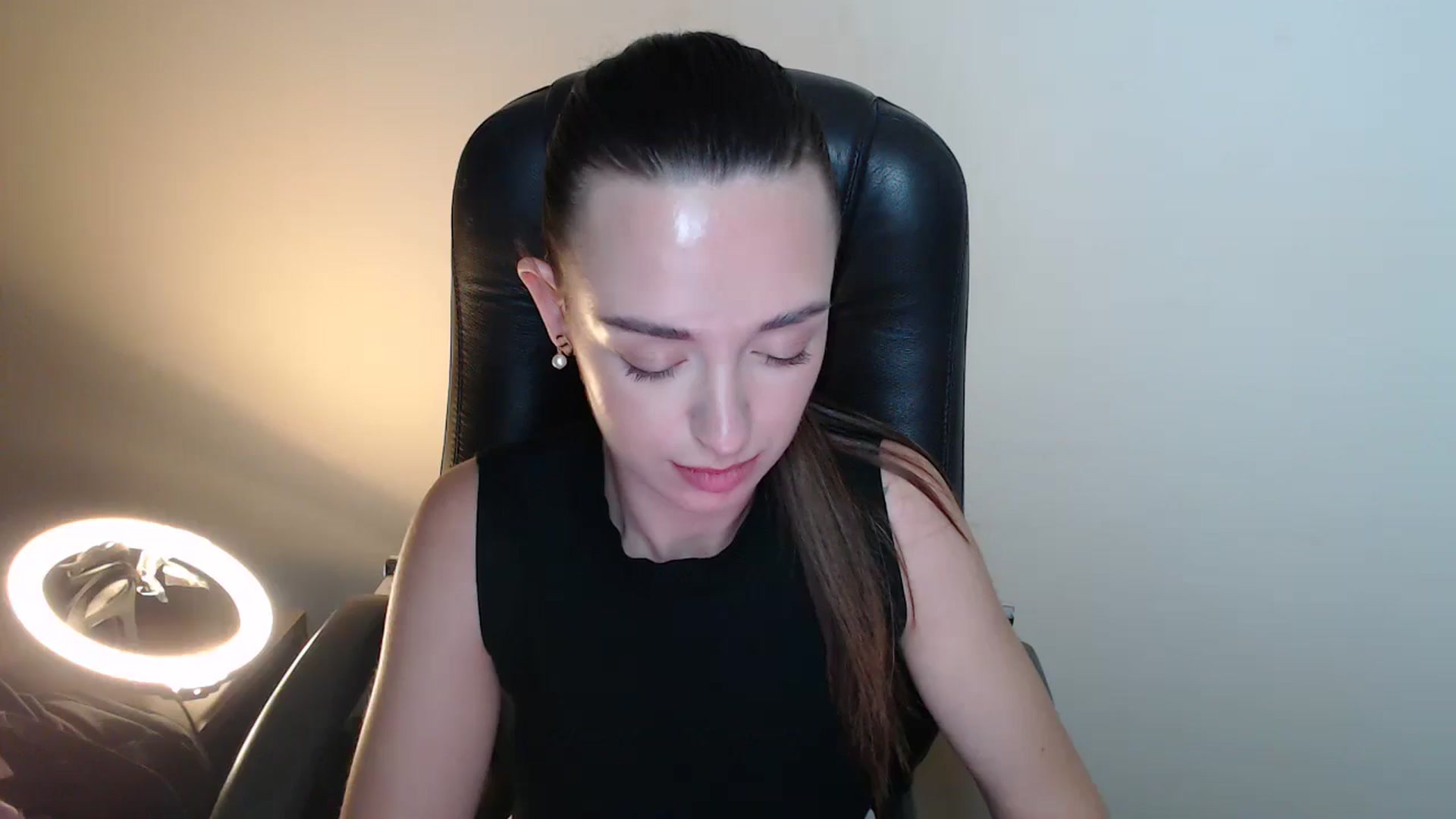 Gallery image thumbnail from BonnieCandy's myfreecams stream on, 04/22/2026, 12:16 image 10 of 20