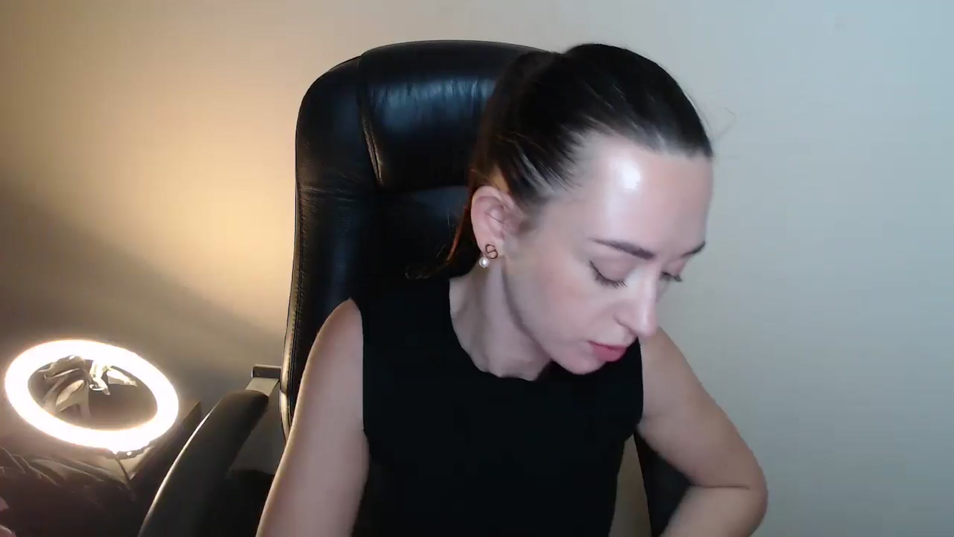 Gallery image thumbnail from BonnieCandy's myfreecams stream on, 04/22/2026, 12:16 image 8 of 20