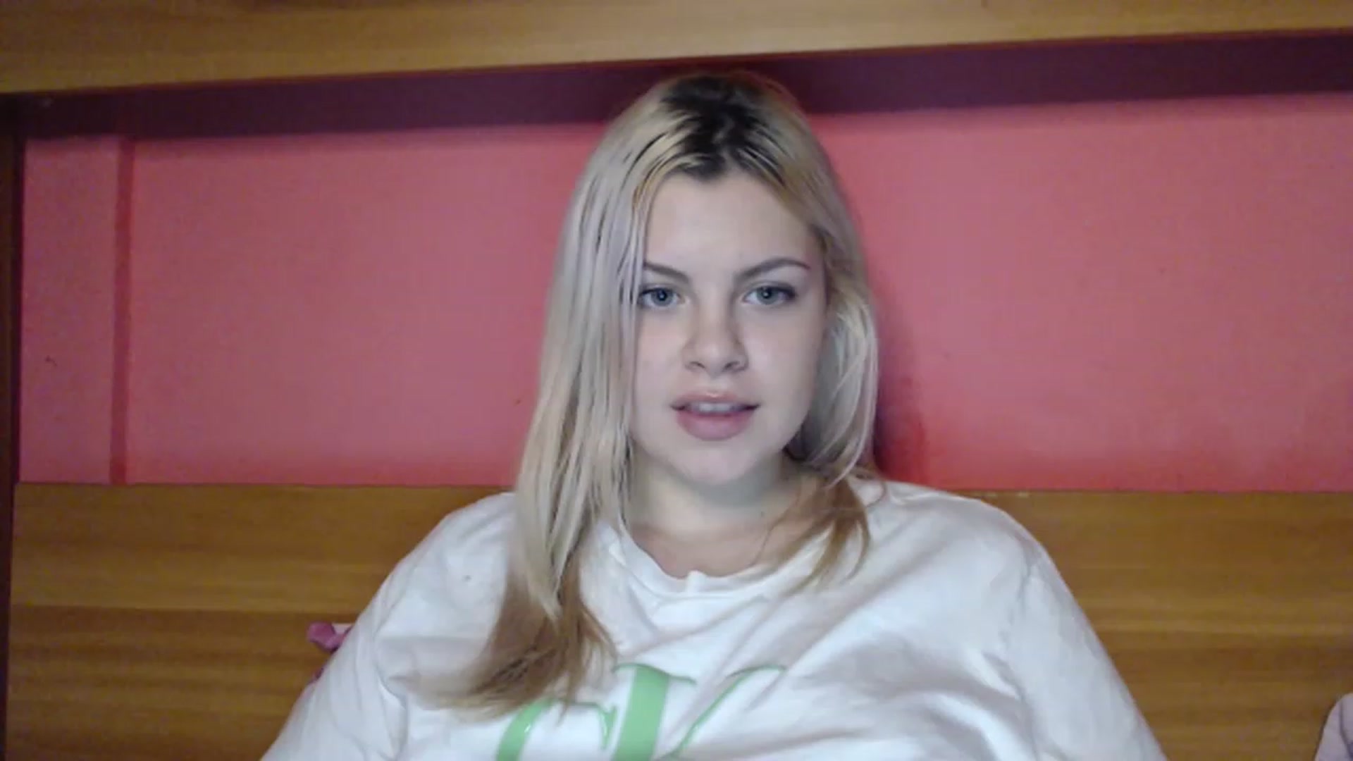 Gallery image thumbnail from BonnieeBlue's myfreecams stream on, 12/26/2022, 14:33 image 14 of 20