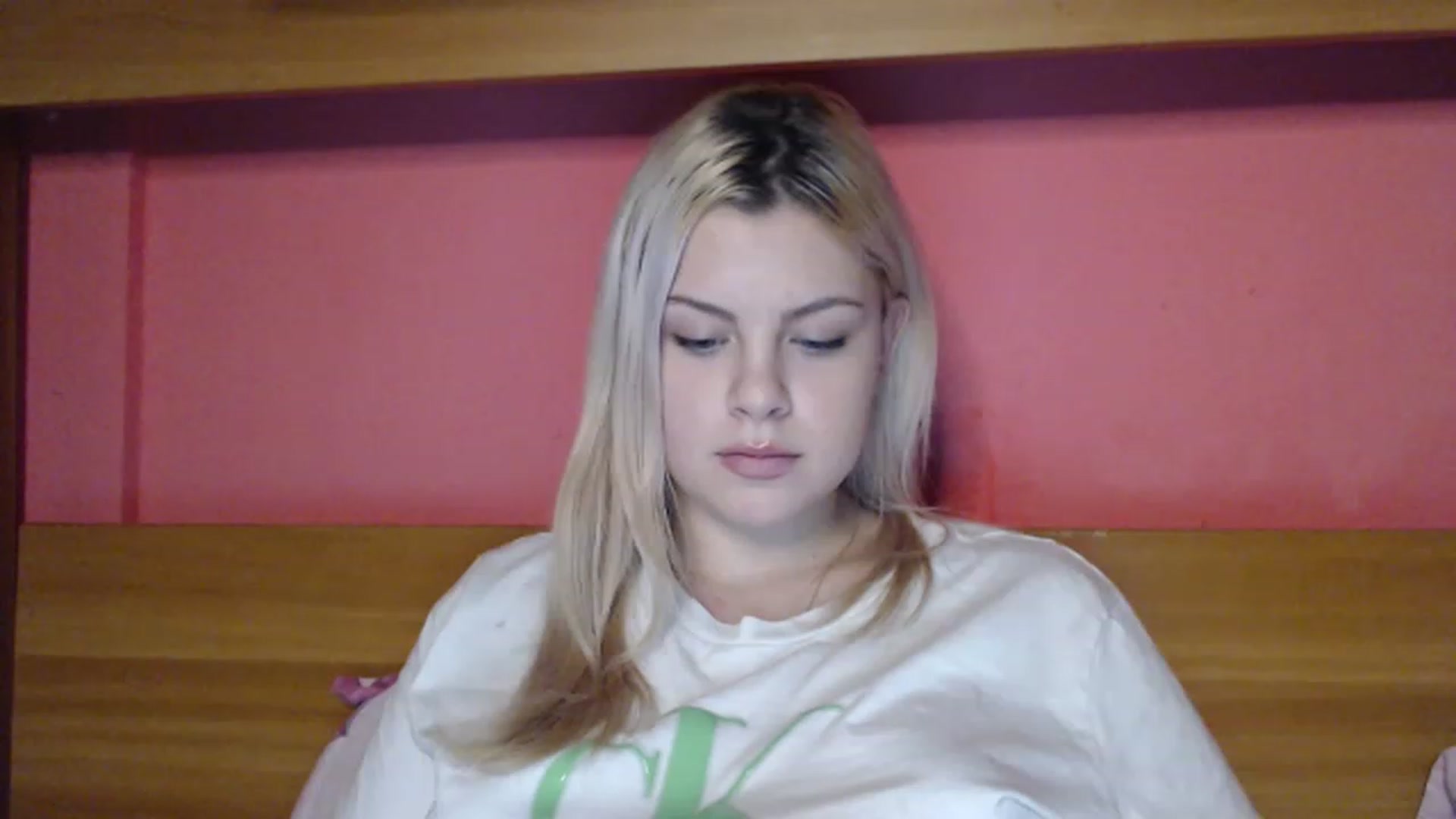 Gallery image thumbnail from BonnieeBlue's myfreecams stream on, 12/26/2022, 14:33 image 18 of 20