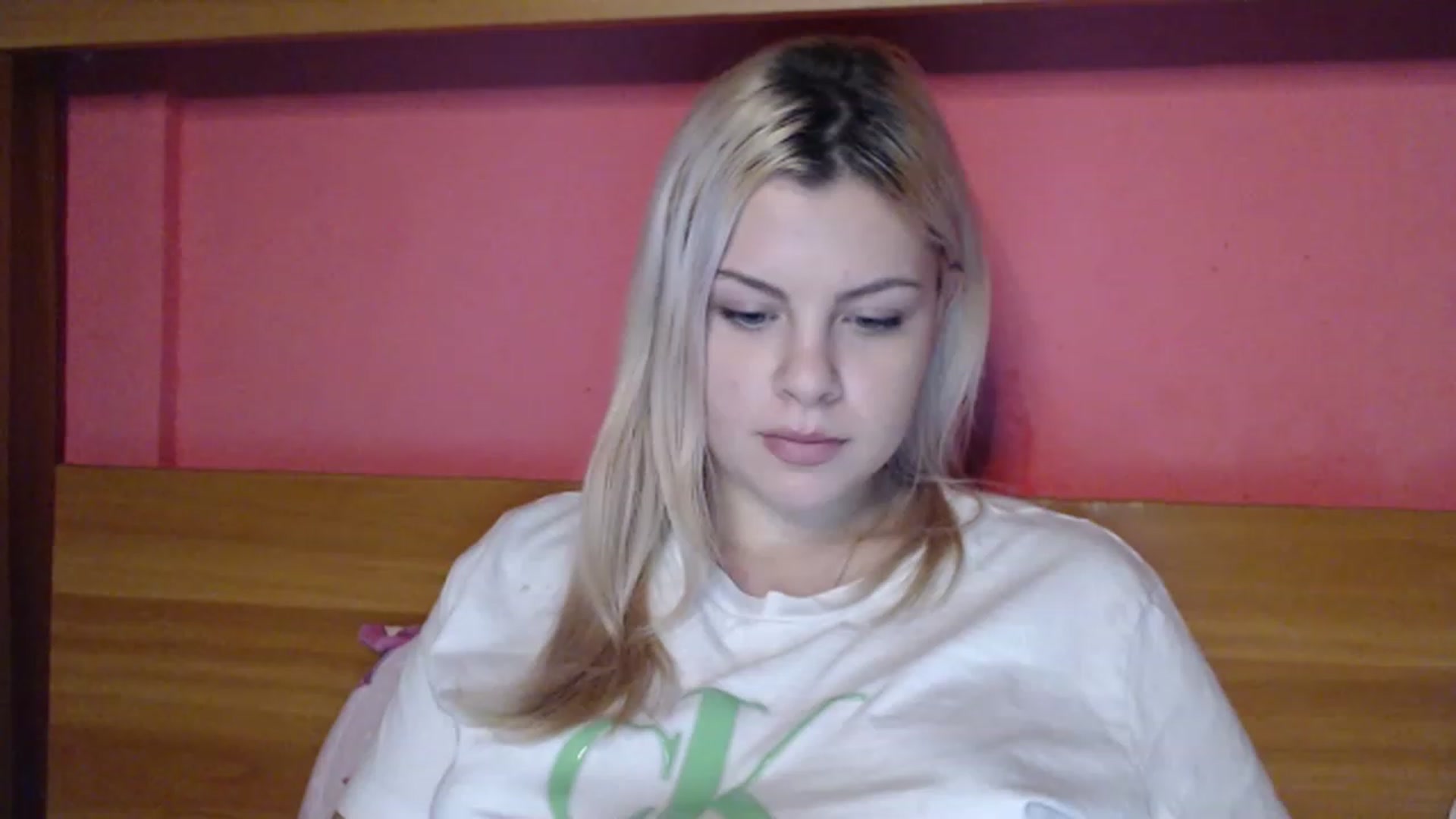 Gallery image thumbnail from BonnieeBlue's myfreecams stream on, 12/26/2022, 14:33 image 19 of 20