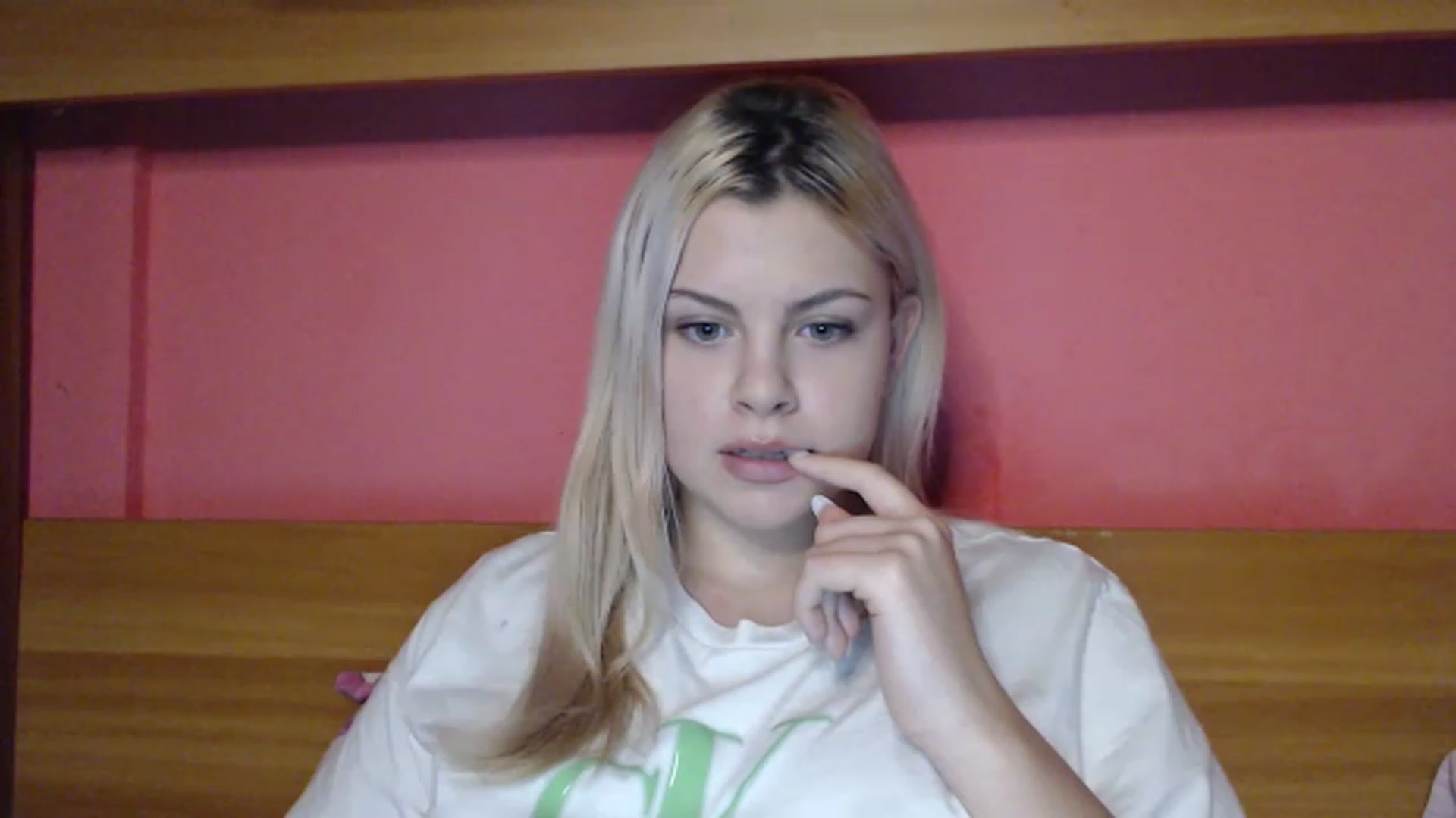 Gallery image thumbnail from BonnieeBlue's myfreecams stream on, 12/26/2022, 14:33 image 17 of 20