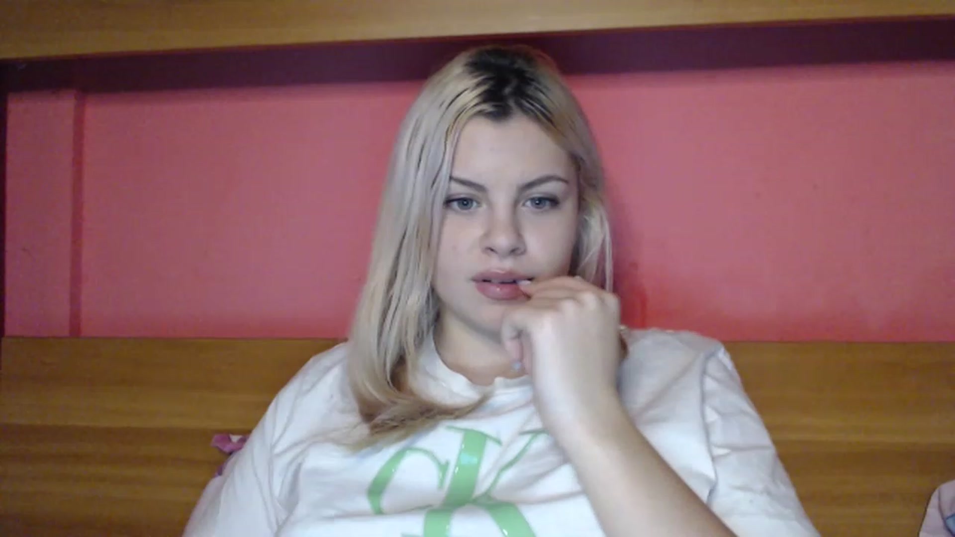 Gallery image thumbnail from BonnieeBlue's myfreecams stream on, 12/26/2022, 14:33 image 8 of 20