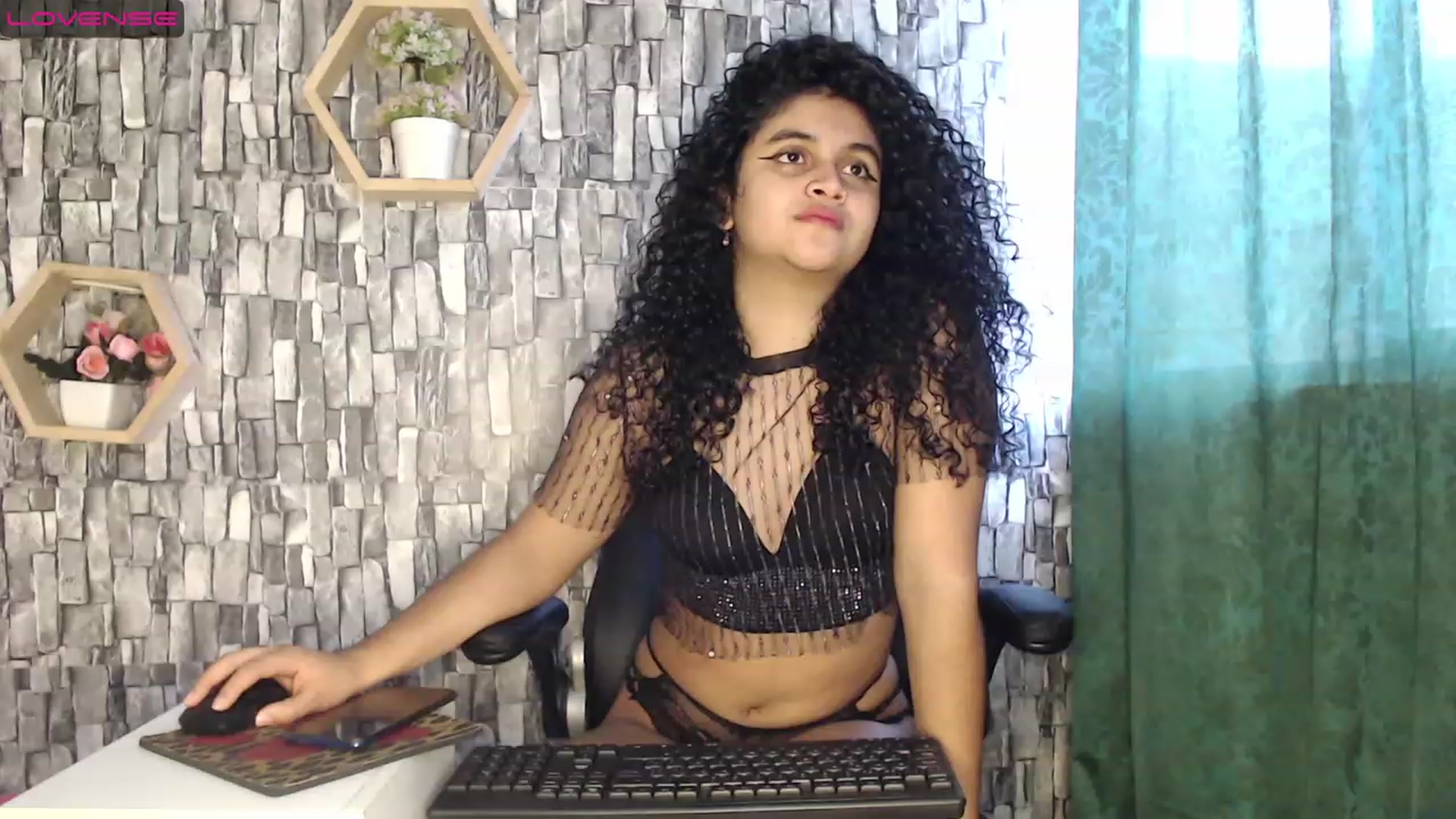 Gallery image thumbnail from Bonniiexx's myfreecams stream on, 12/24/2022, 22:33 image 5 of 20