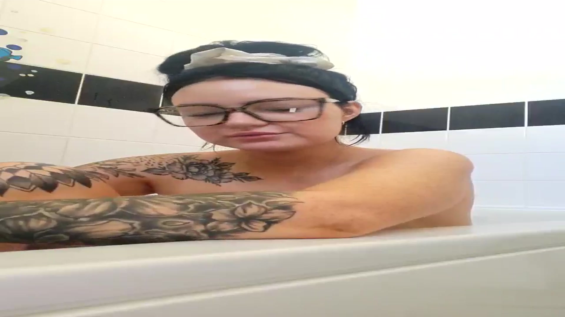 Gallery image thumbnail from BooXOXOX's myfreecams stream on, 09/17/2024, 12:21 image 4 of 20