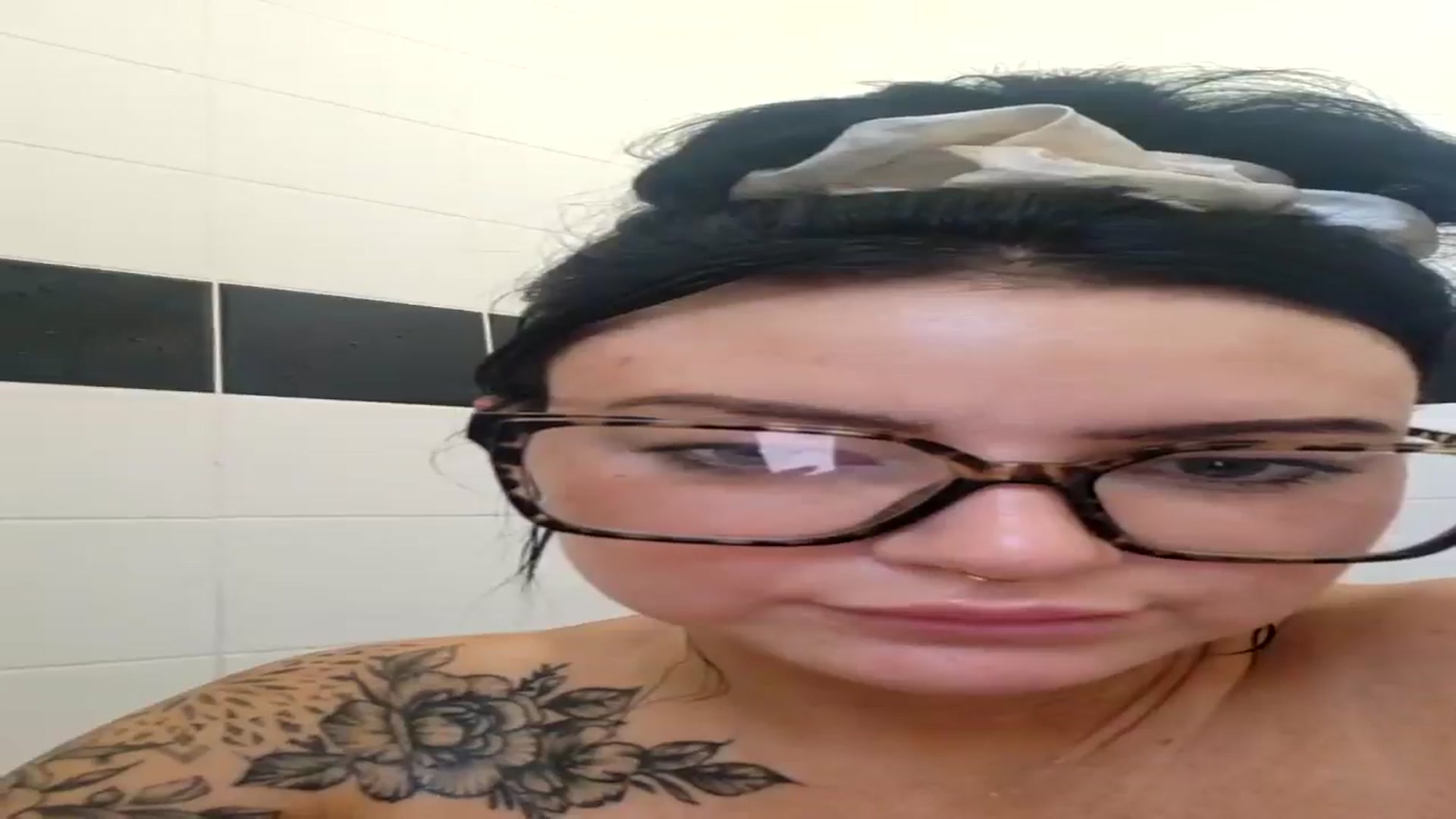Gallery image thumbnail from BooXOXOX's myfreecams stream on, 09/17/2024, 12:21 image 12 of 20