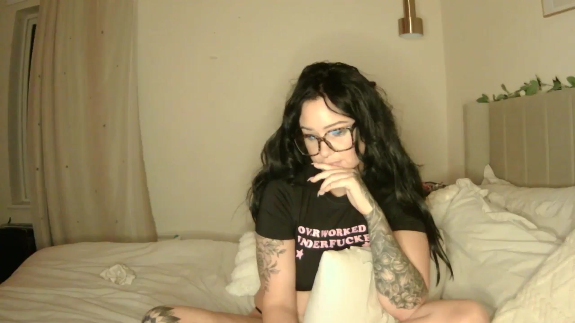 Gallery image thumbnail from BooXOXOX's myfreecams stream on, 12/07/2024, 23:03 image 10 of 20