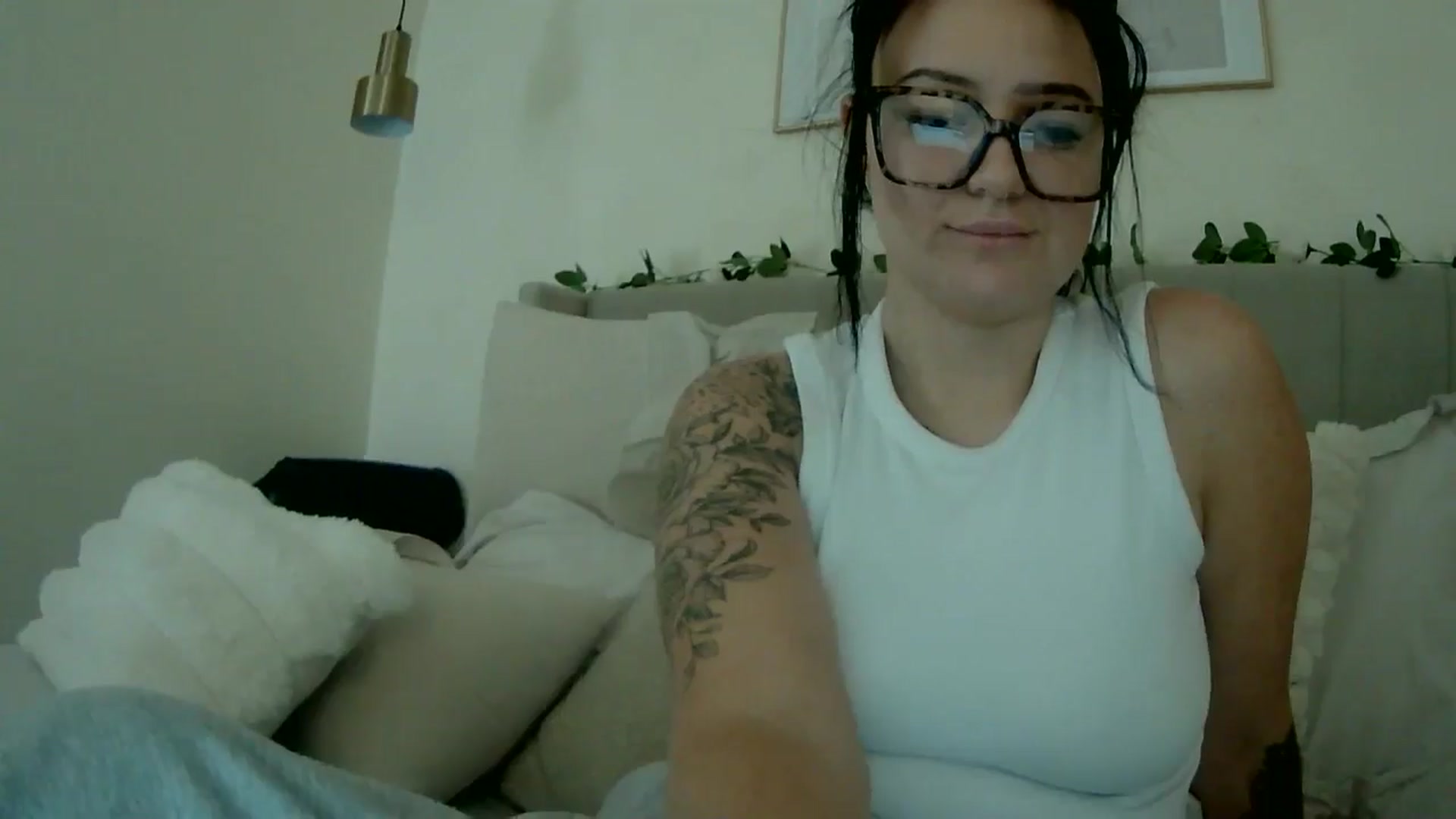 Gallery image thumbnail from BooXOXOX's myfreecams stream on, 12/10/2024, 14:04 image 10 of 20
