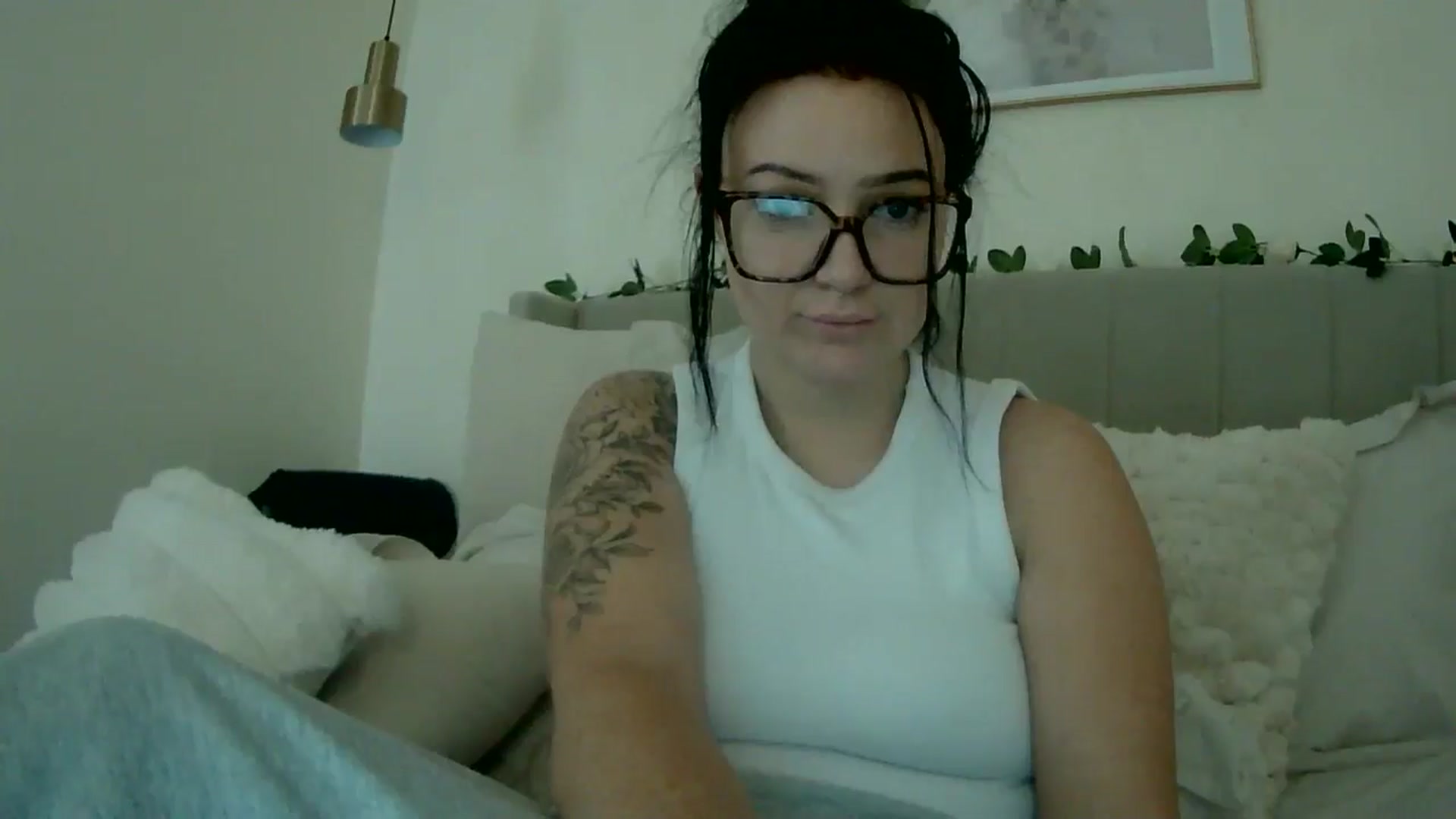 Gallery image thumbnail from BooXOXOX's myfreecams stream on, 12/10/2024, 14:04 image 8 of 20
