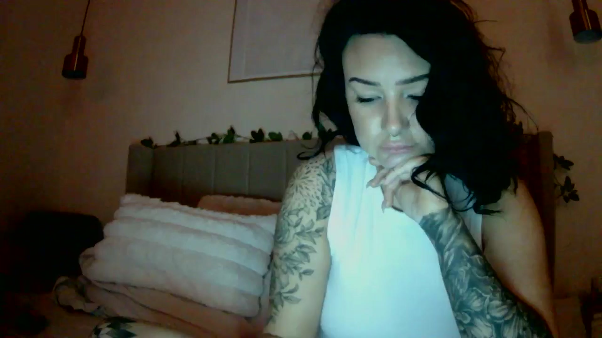 Gallery image thumbnail from BooXOXOX's myfreecams stream on, 12/11/2024, 24:40 image 4 of 20