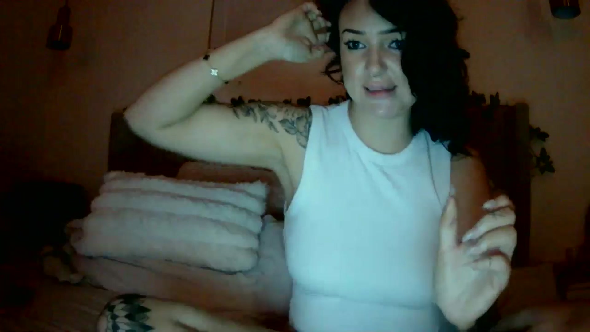 Gallery image thumbnail from BooXOXOX's myfreecams stream on, 12/11/2024, 24:40 image 15 of 20