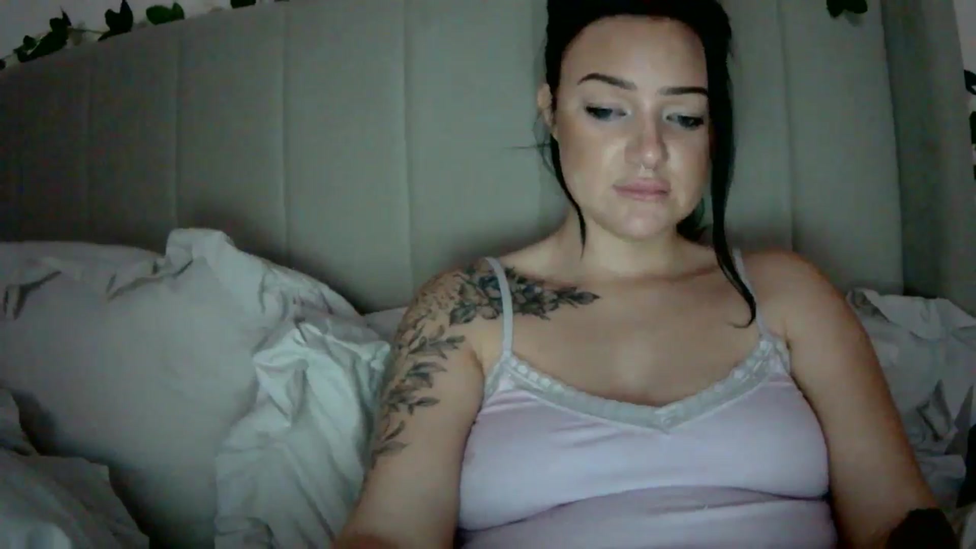 Gallery image thumbnail from BooXOXOX's myfreecams stream on, 12/15/2024, 02:49 image 5 of 20