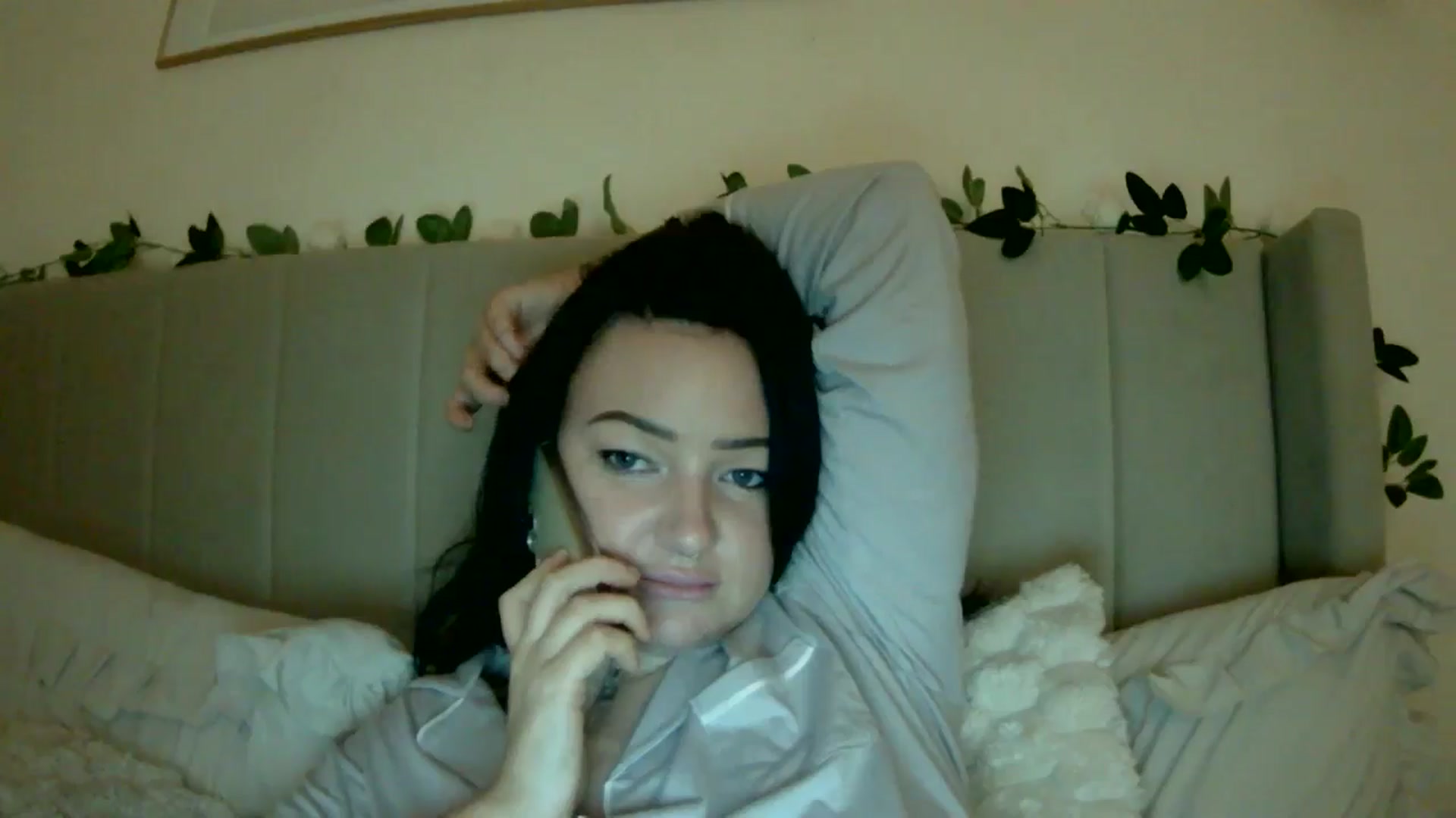 Gallery image thumbnail from BooXOXOX's myfreecams stream on, 12/15/2024, 23:31 image 14 of 20