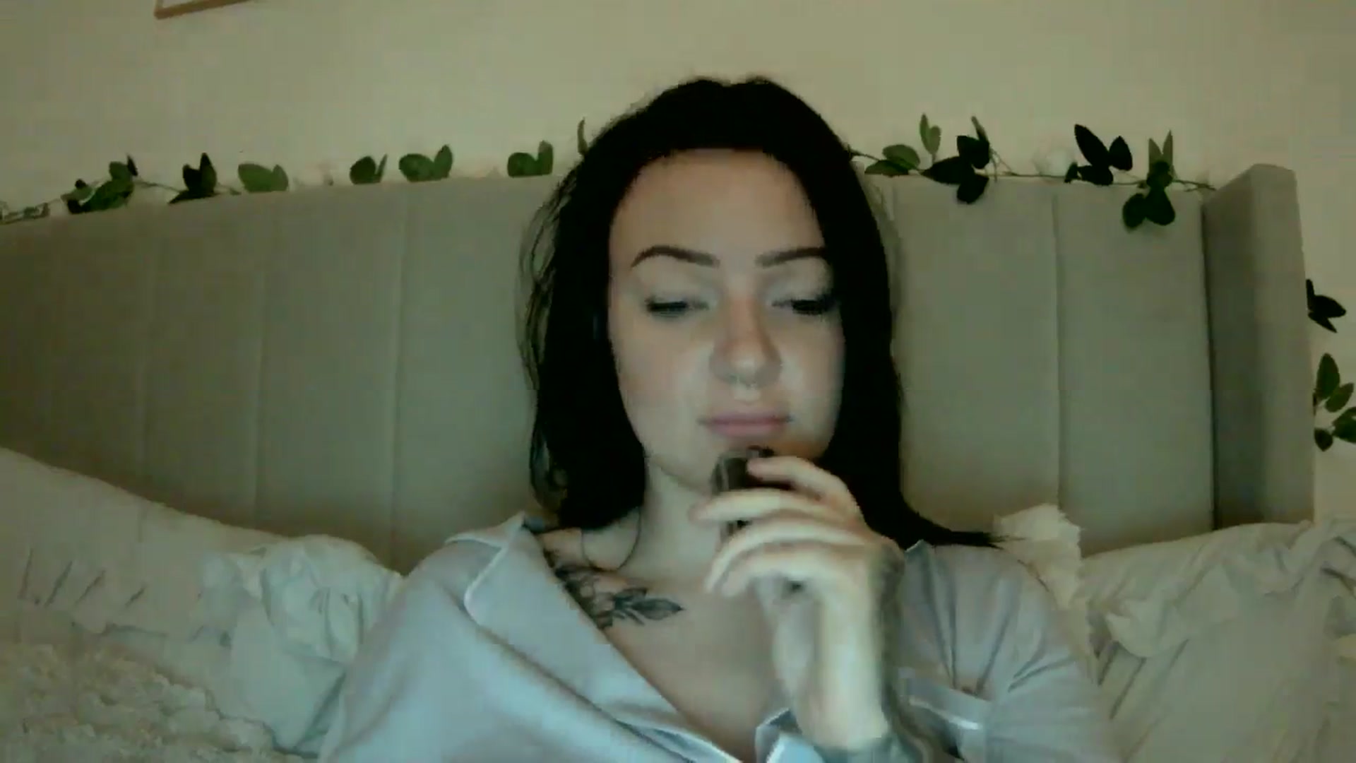 Gallery image thumbnail from BooXOXOX's myfreecams stream on, 12/15/2024, 23:31 image 5 of 20