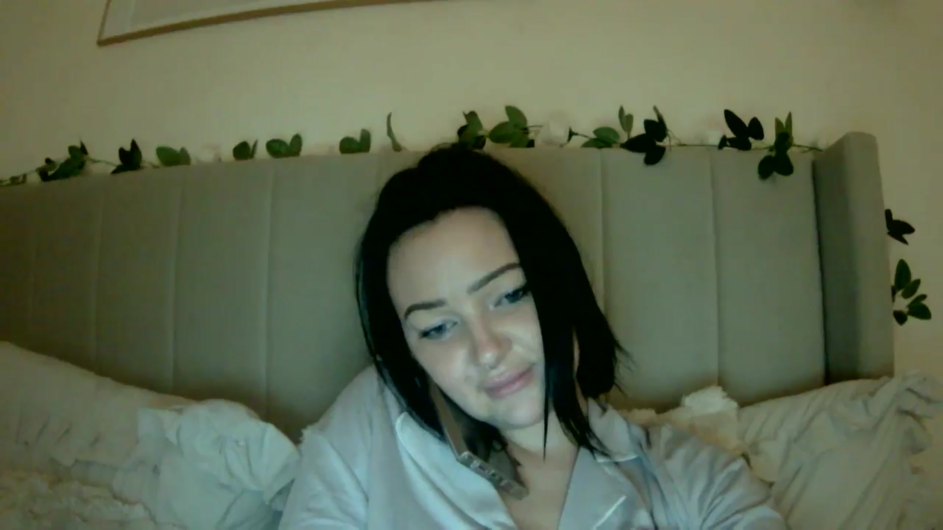 Gallery image thumbnail from BooXOXOX's myfreecams stream on, 12/15/2024, 23:31 image 16 of 20